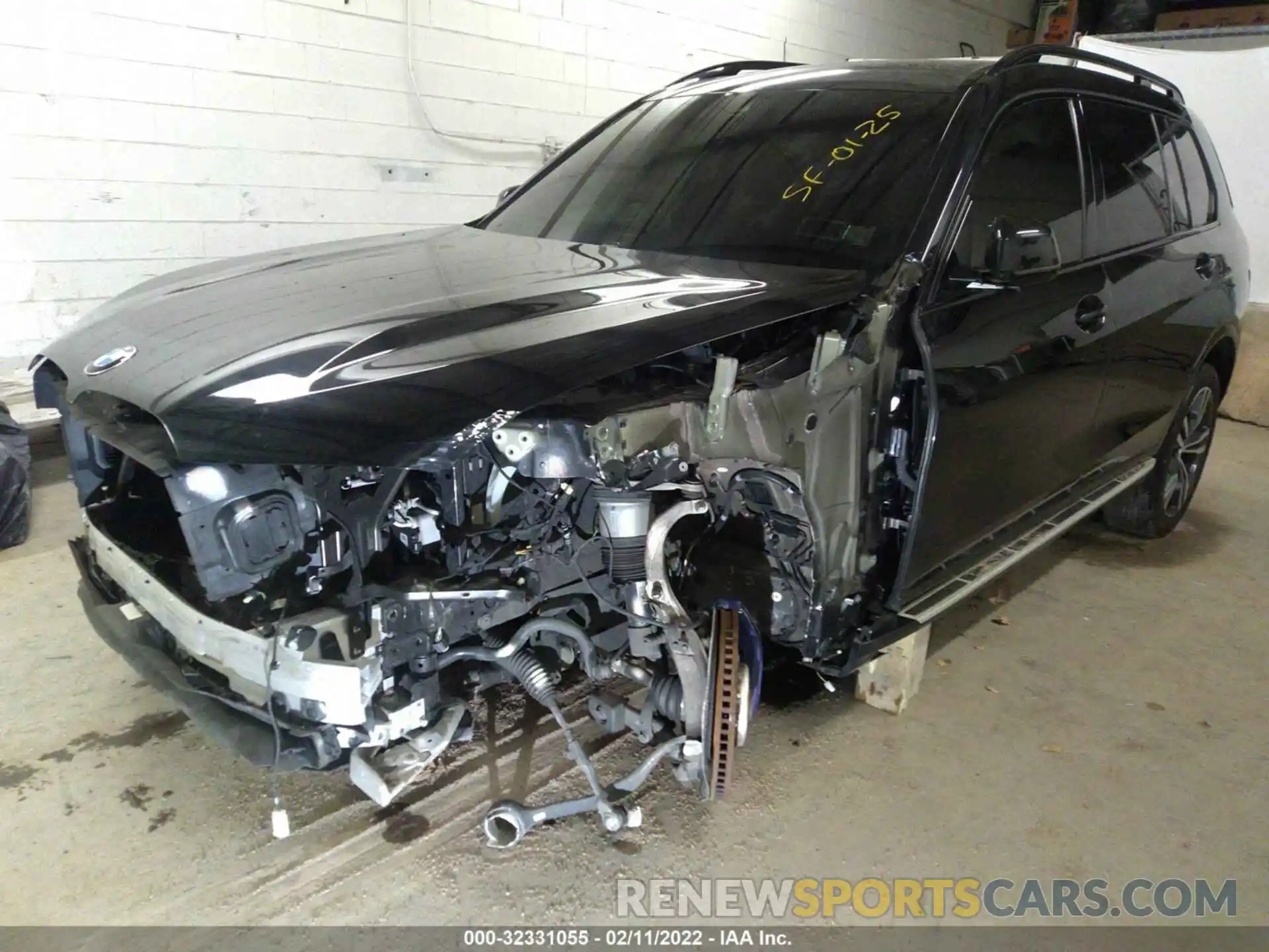 6 Photograph of a damaged car 5UXCW2C03L9B87447 BMW X7 2020