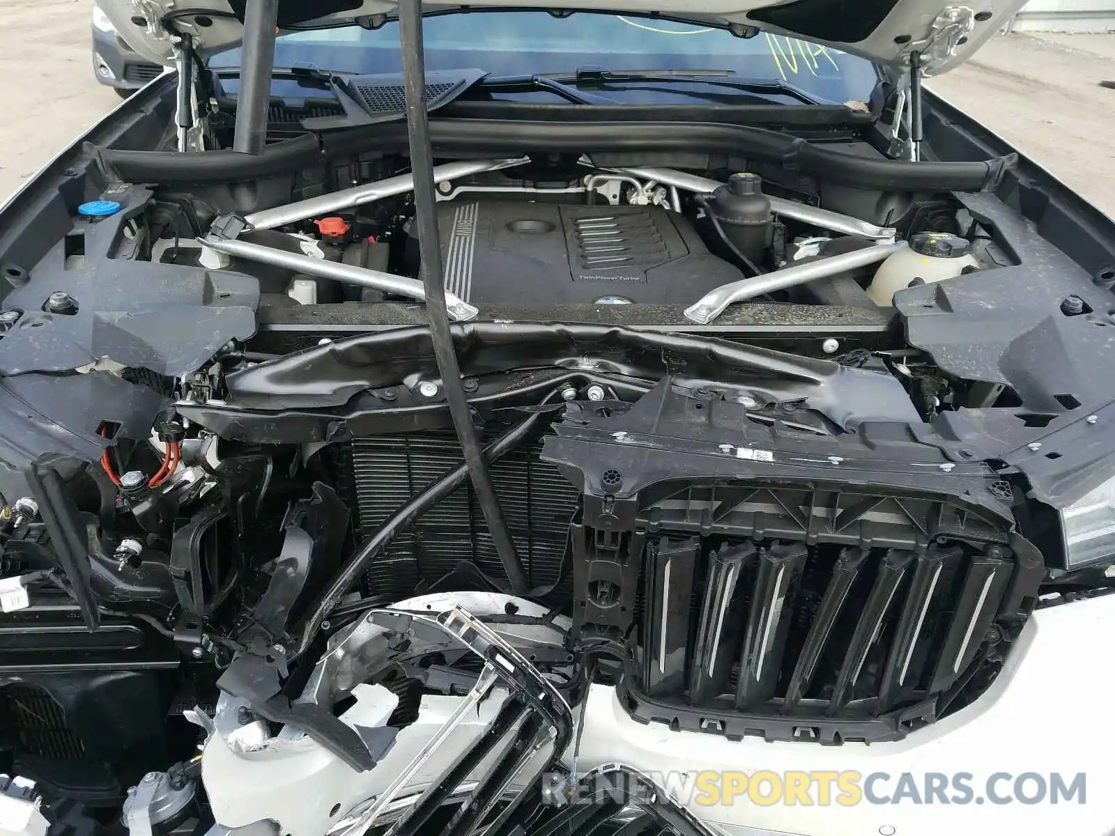 7 Photograph of a damaged car 5UXCW2C03L9C07079 BMW X7 2020