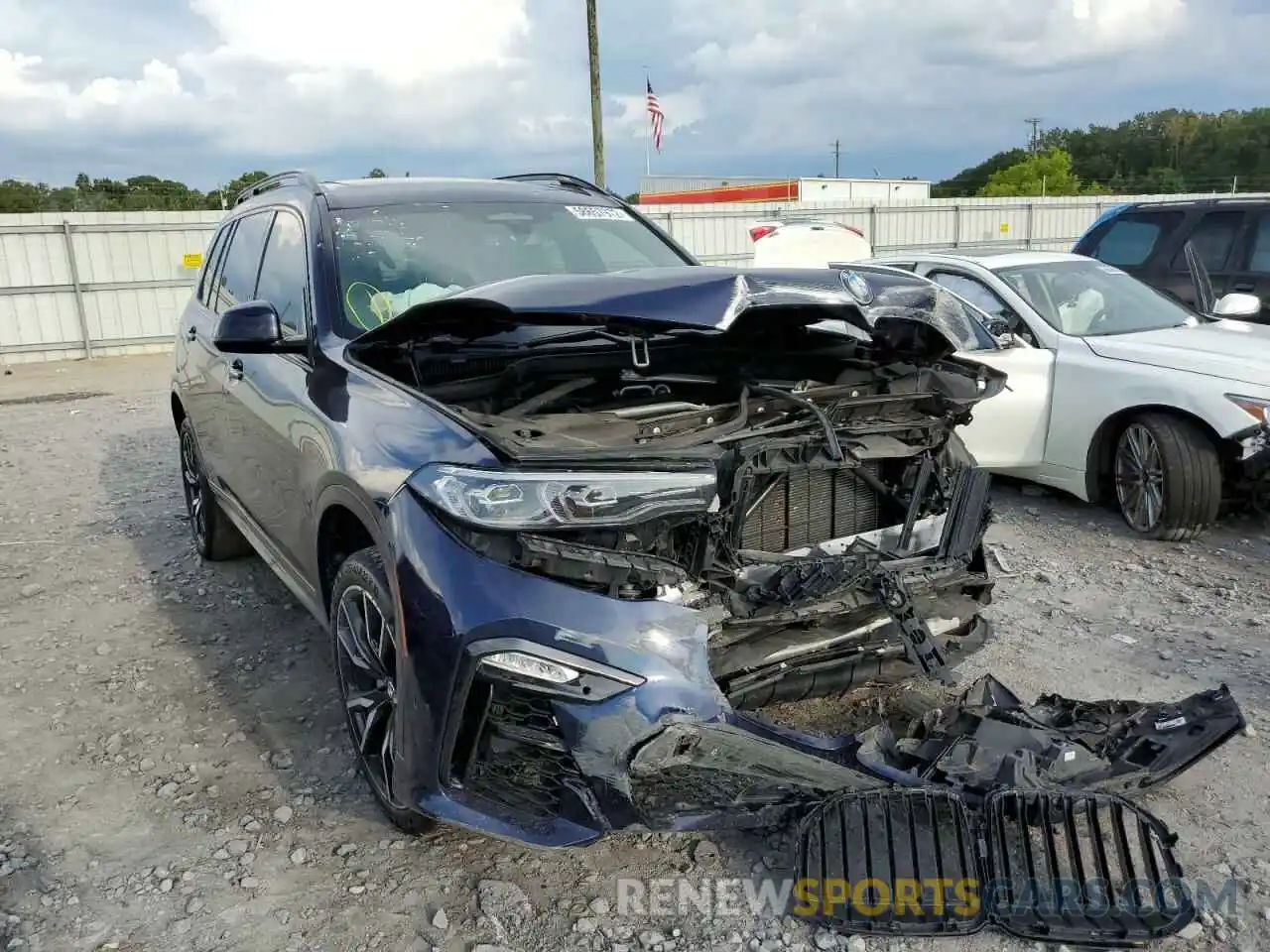 1 Photograph of a damaged car 5UXCW2C03L9C26960 BMW X7 2020