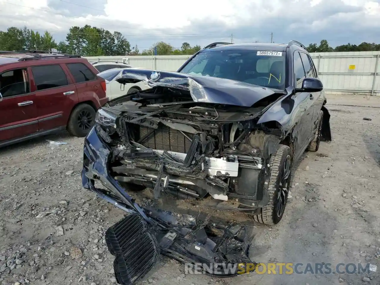 2 Photograph of a damaged car 5UXCW2C03L9C26960 BMW X7 2020