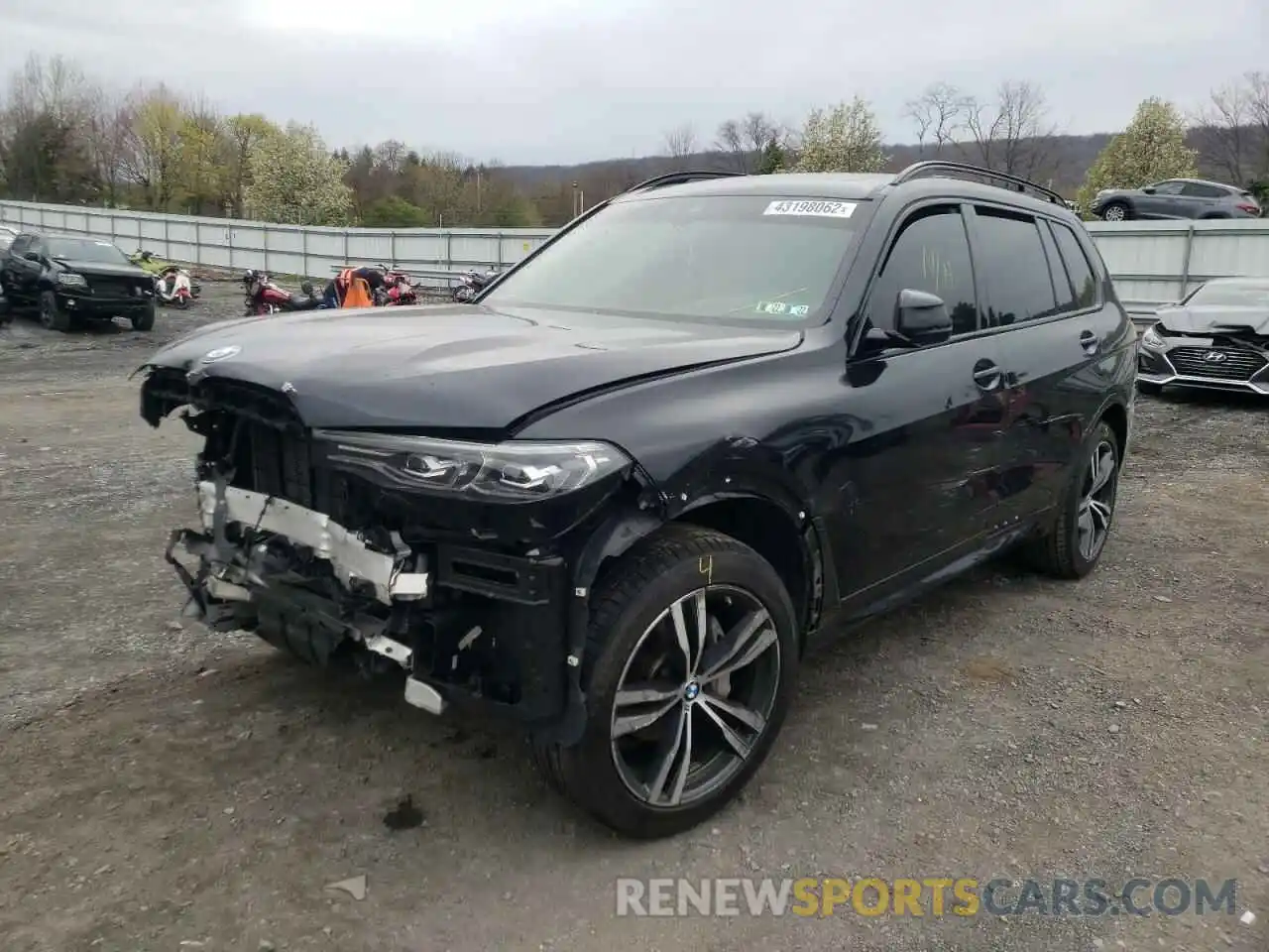 2 Photograph of a damaged car 5UXCW2C04L9A00135 BMW X7 2020