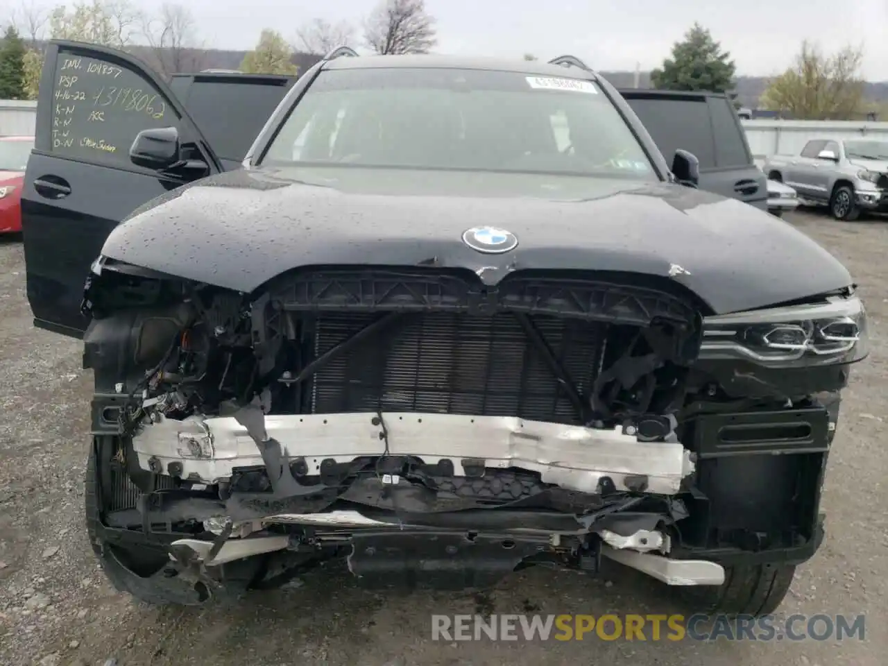 7 Photograph of a damaged car 5UXCW2C04L9A00135 BMW X7 2020