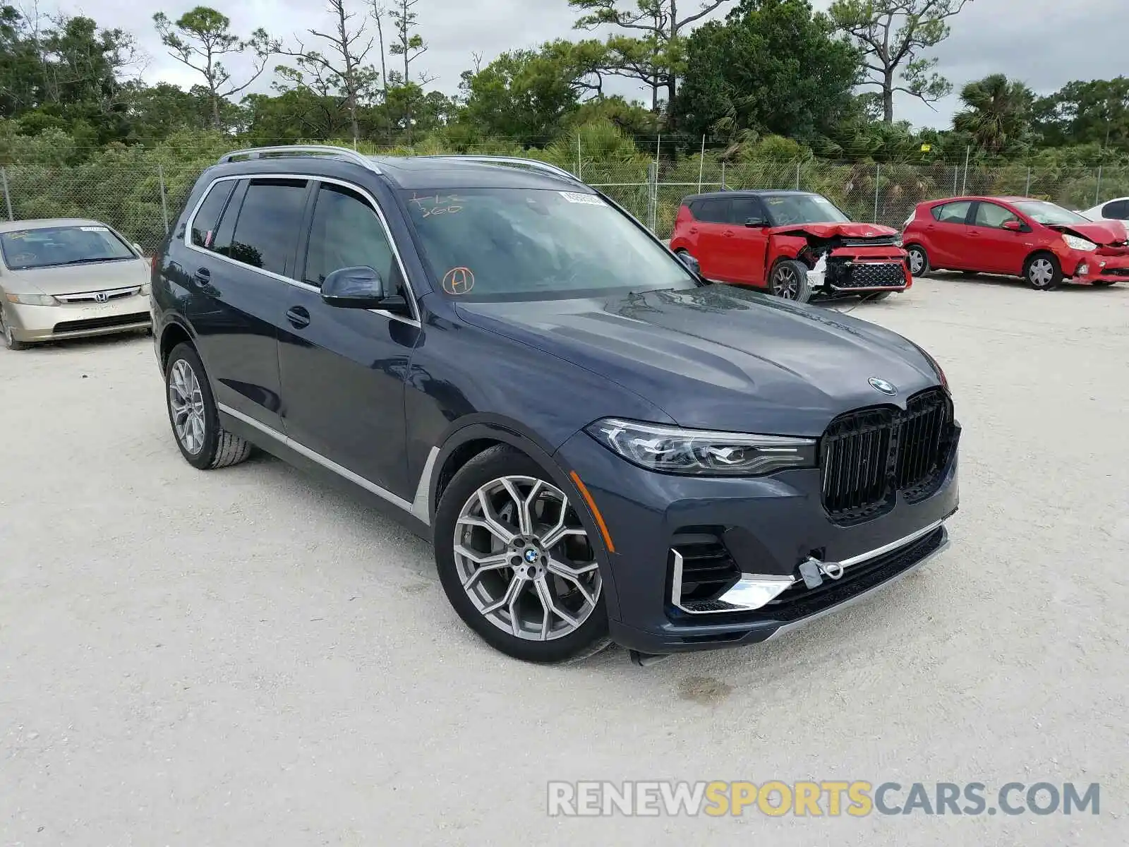 1 Photograph of a damaged car 5UXCW2C04L9A02046 BMW X7 2020