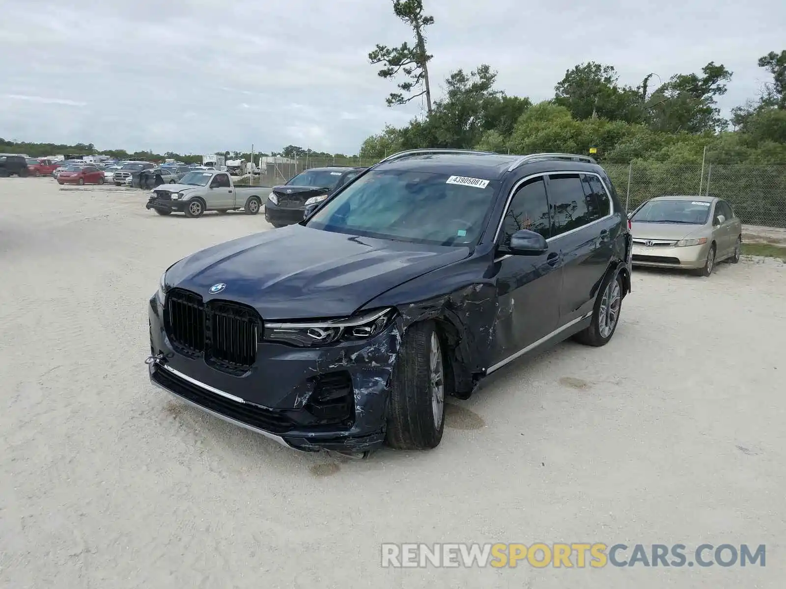 2 Photograph of a damaged car 5UXCW2C04L9A02046 BMW X7 2020