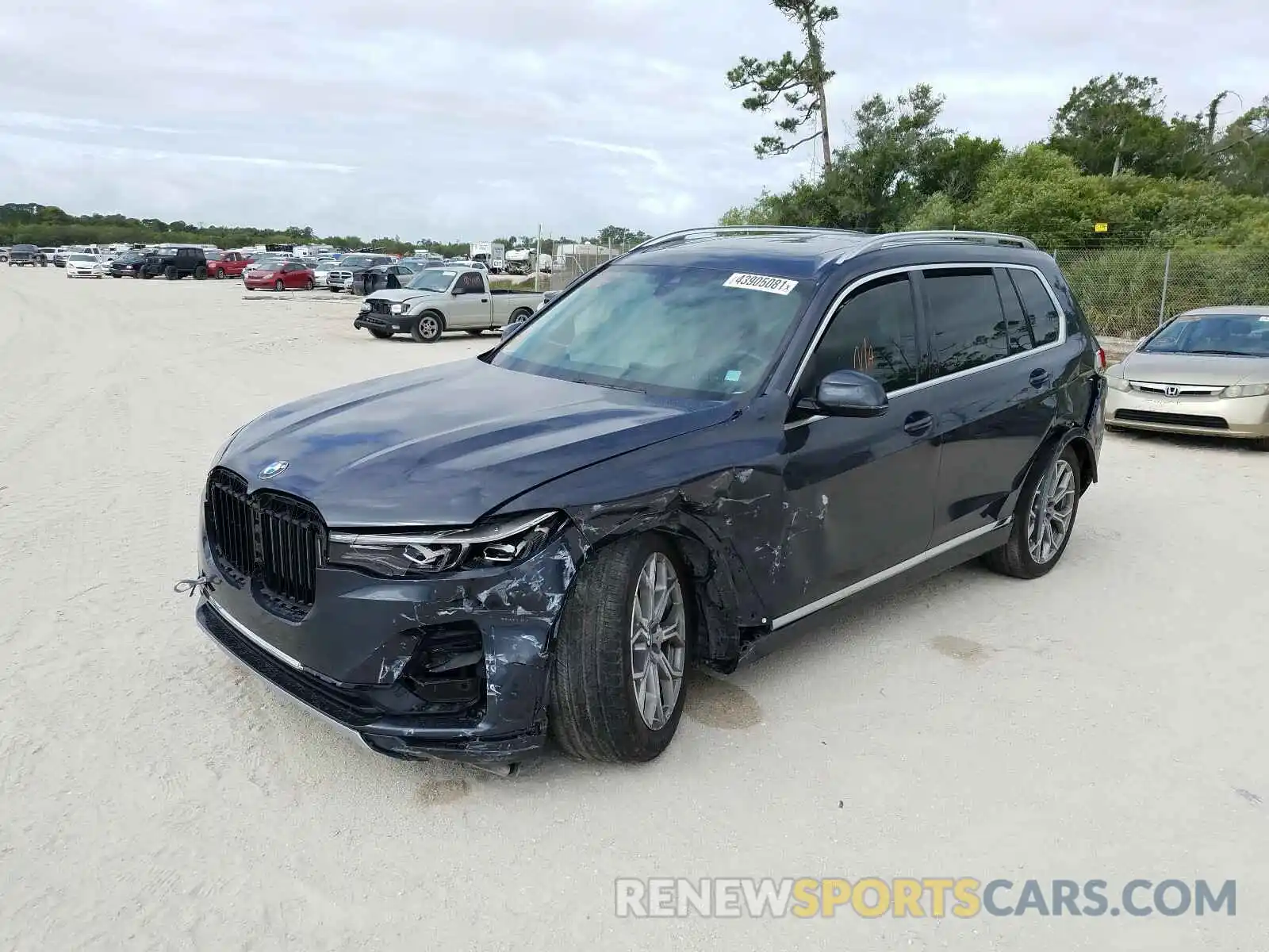 9 Photograph of a damaged car 5UXCW2C04L9A02046 BMW X7 2020