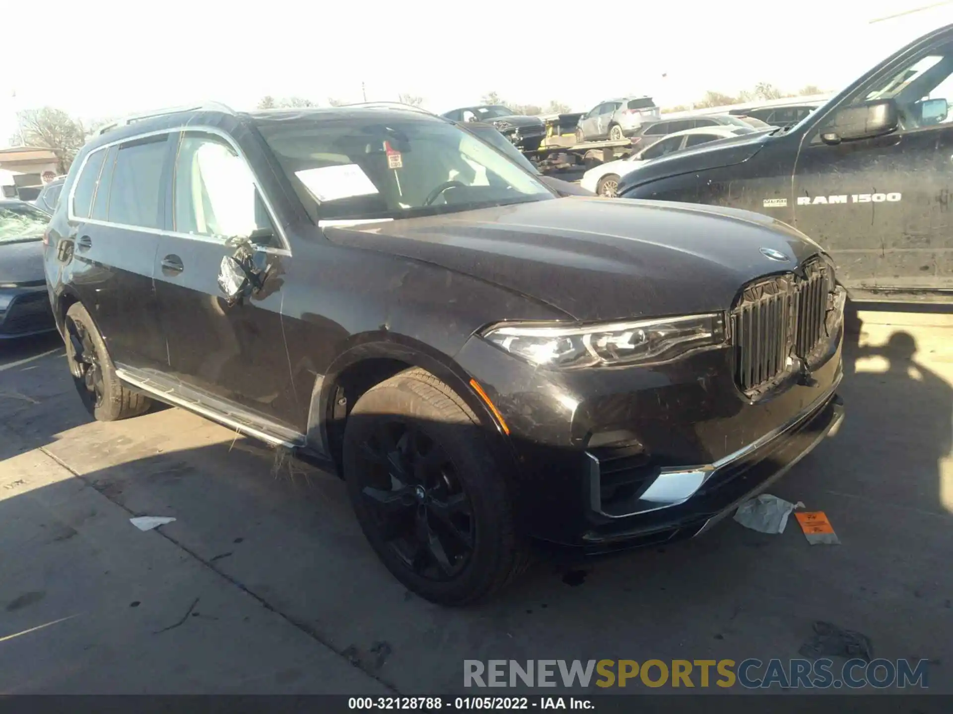 1 Photograph of a damaged car 5UXCW2C04L9B27340 BMW X7 2020