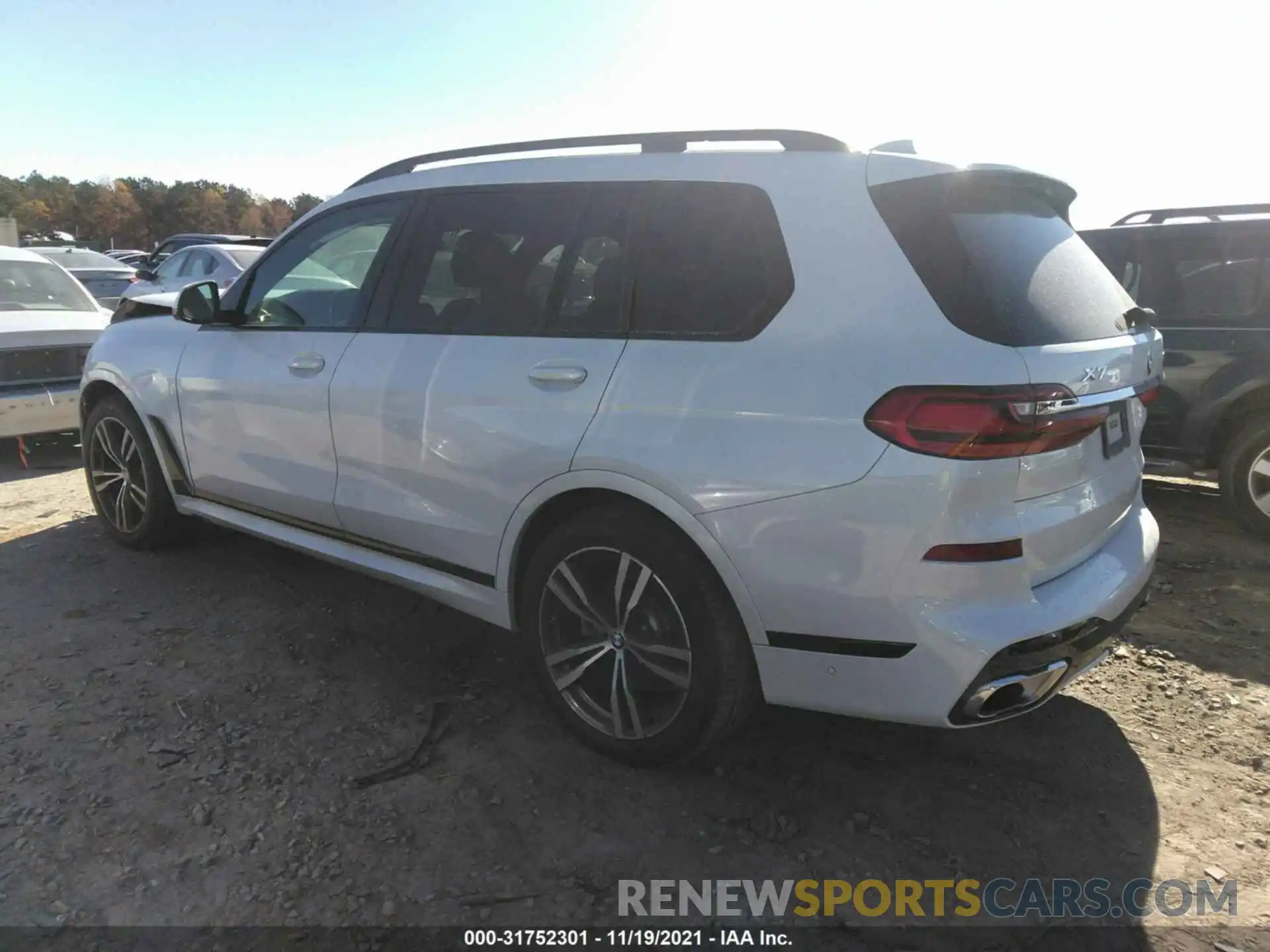 3 Photograph of a damaged car 5UXCW2C05L0E74261 BMW X7 2020