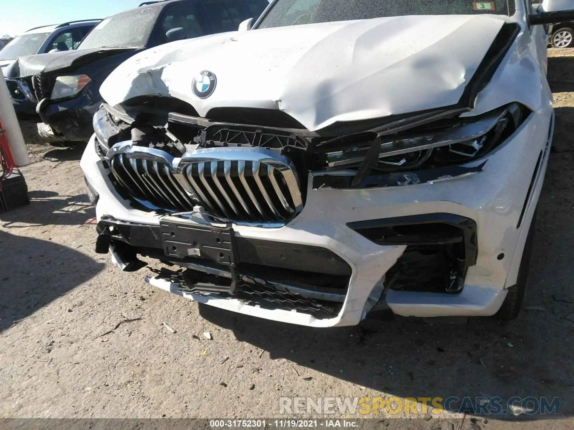 6 Photograph of a damaged car 5UXCW2C05L0E74261 BMW X7 2020