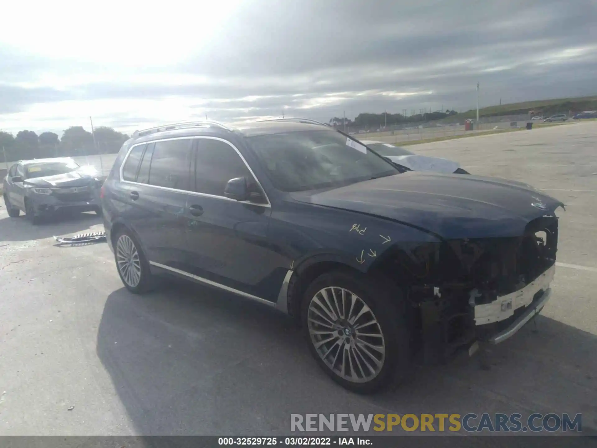 1 Photograph of a damaged car 5UXCW2C05L9A00788 BMW X7 2020