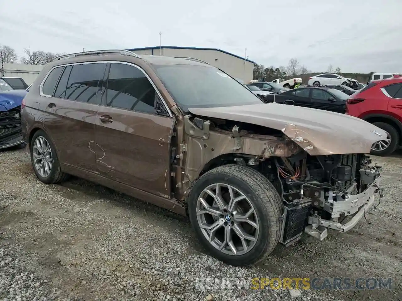 4 Photograph of a damaged car 5UXCW2C05L9B44938 BMW X7 2020
