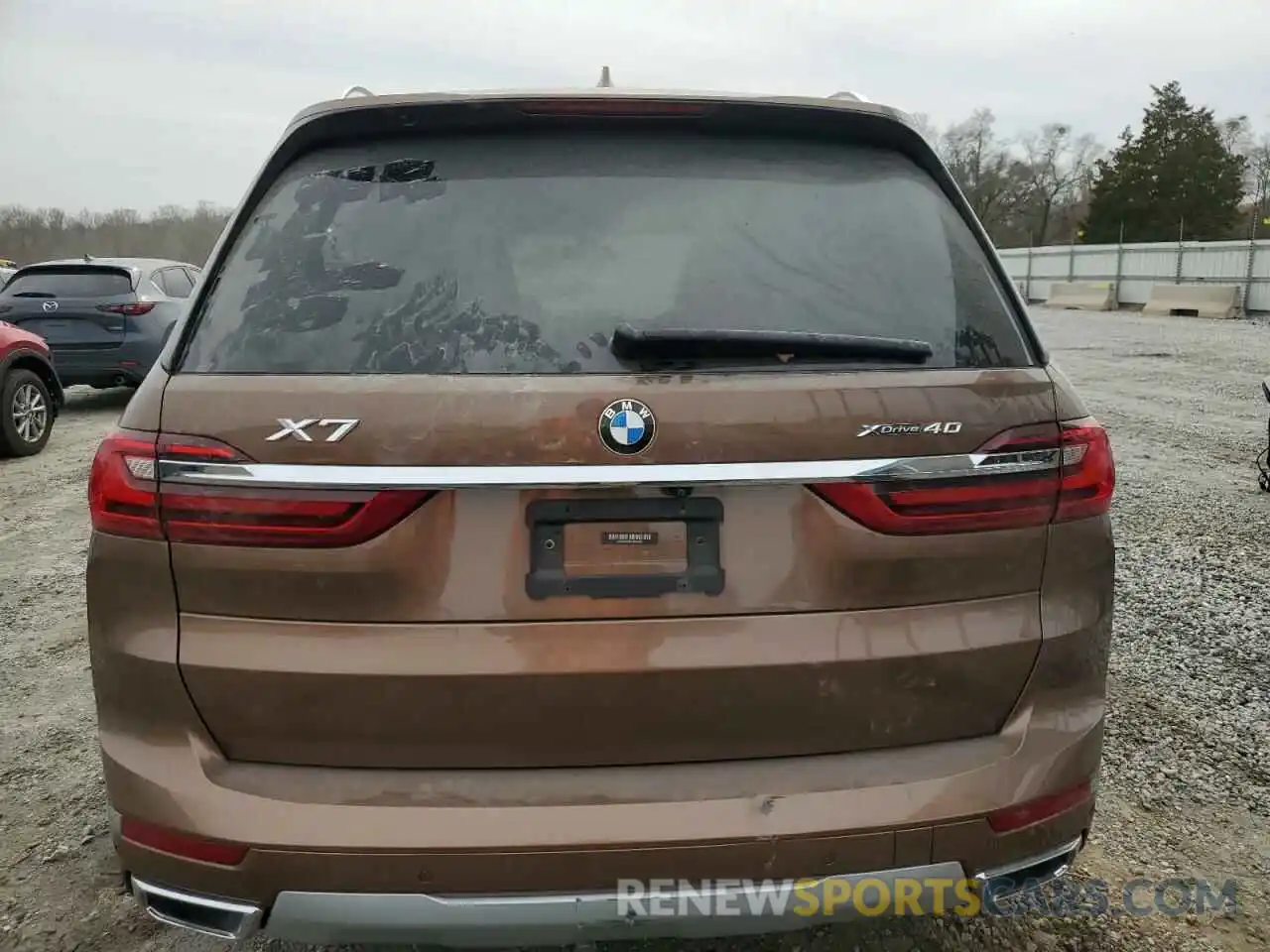 6 Photograph of a damaged car 5UXCW2C05L9B44938 BMW X7 2020