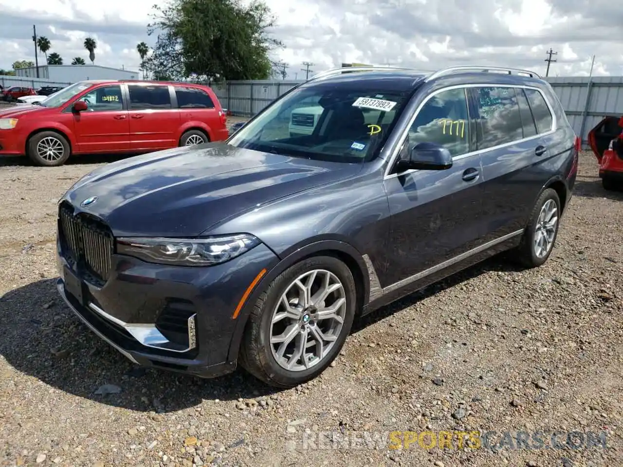 2 Photograph of a damaged car 5UXCW2C05L9B56765 BMW X7 2020