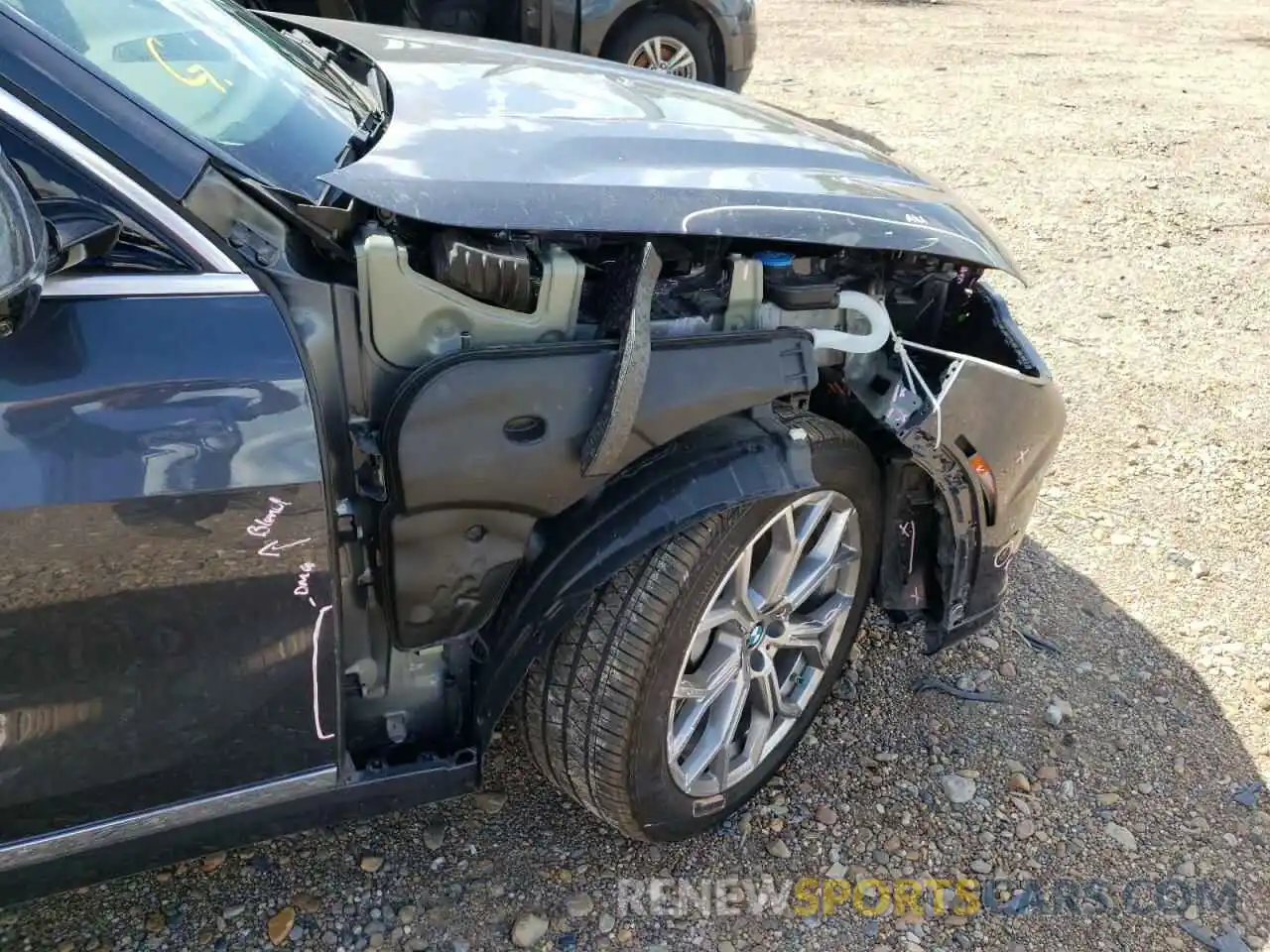 9 Photograph of a damaged car 5UXCW2C05L9B56765 BMW X7 2020