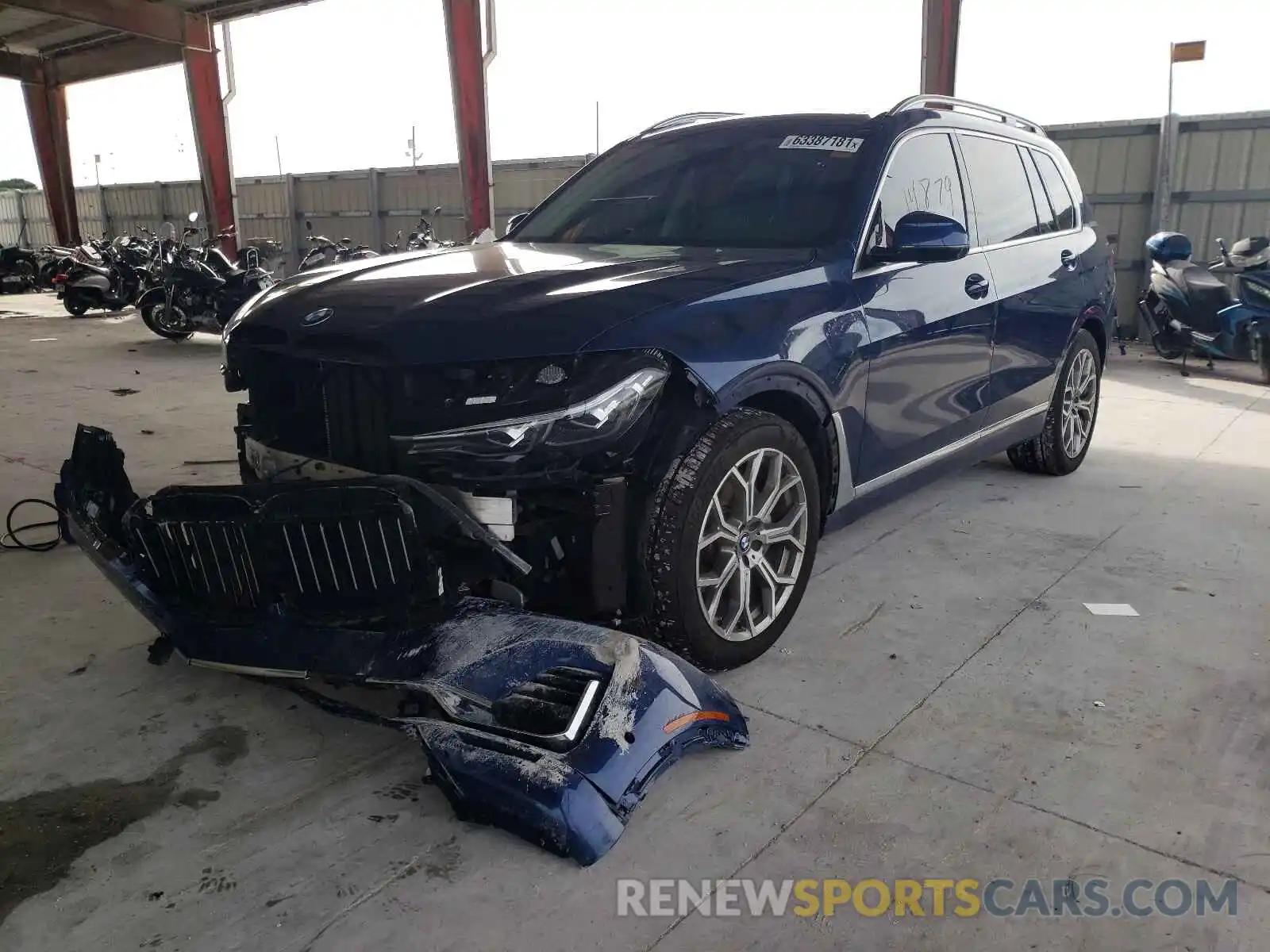 2 Photograph of a damaged car 5UXCW2C05L9B61223 BMW X7 2020