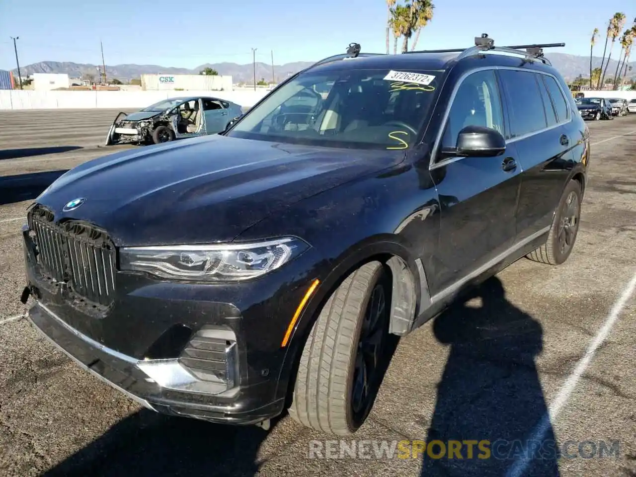 2 Photograph of a damaged car 5UXCW2C05L9C94905 BMW X7 2020