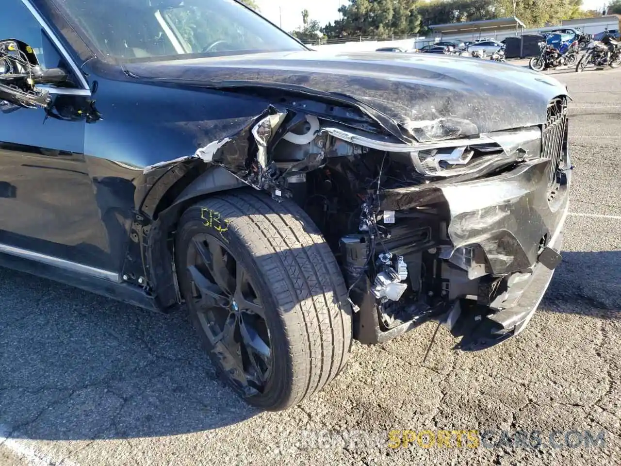 9 Photograph of a damaged car 5UXCW2C05L9C94905 BMW X7 2020