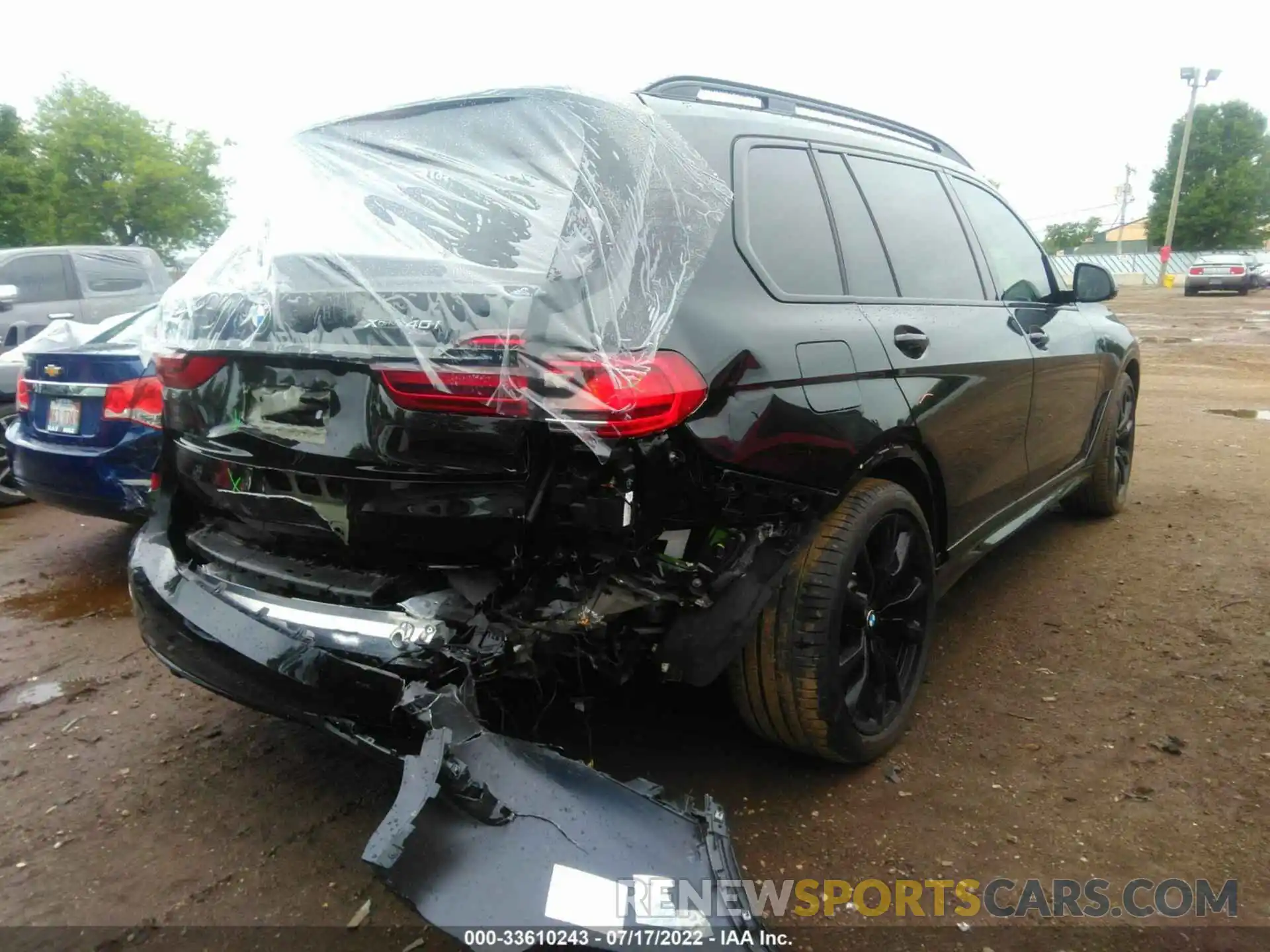 4 Photograph of a damaged car 5UXCW2C05L9D12674 BMW X7 2020