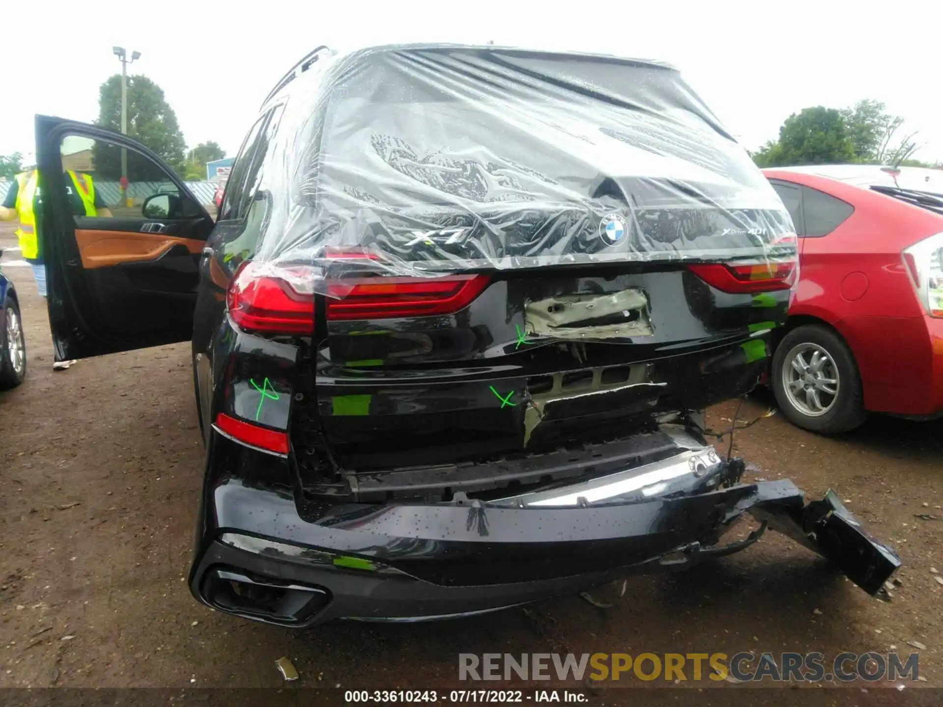 6 Photograph of a damaged car 5UXCW2C05L9D12674 BMW X7 2020