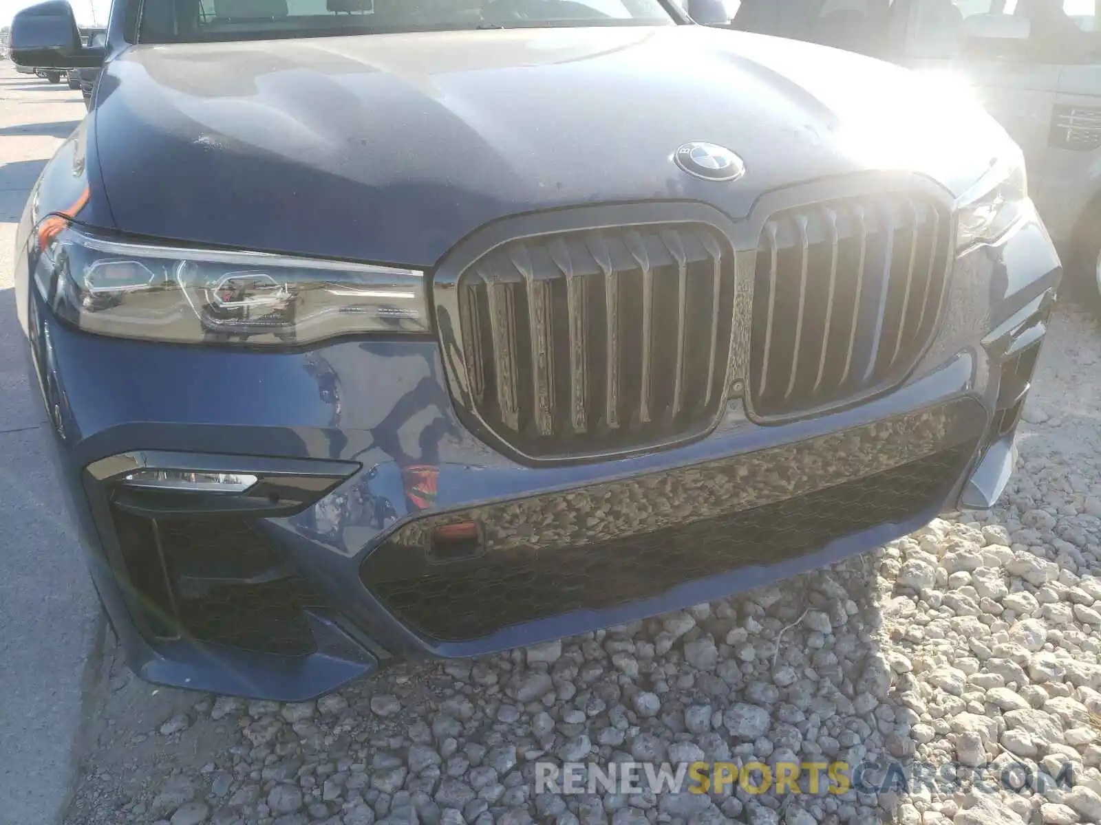 9 Photograph of a damaged car 5UXCW2C06L0E74740 BMW X7 2020