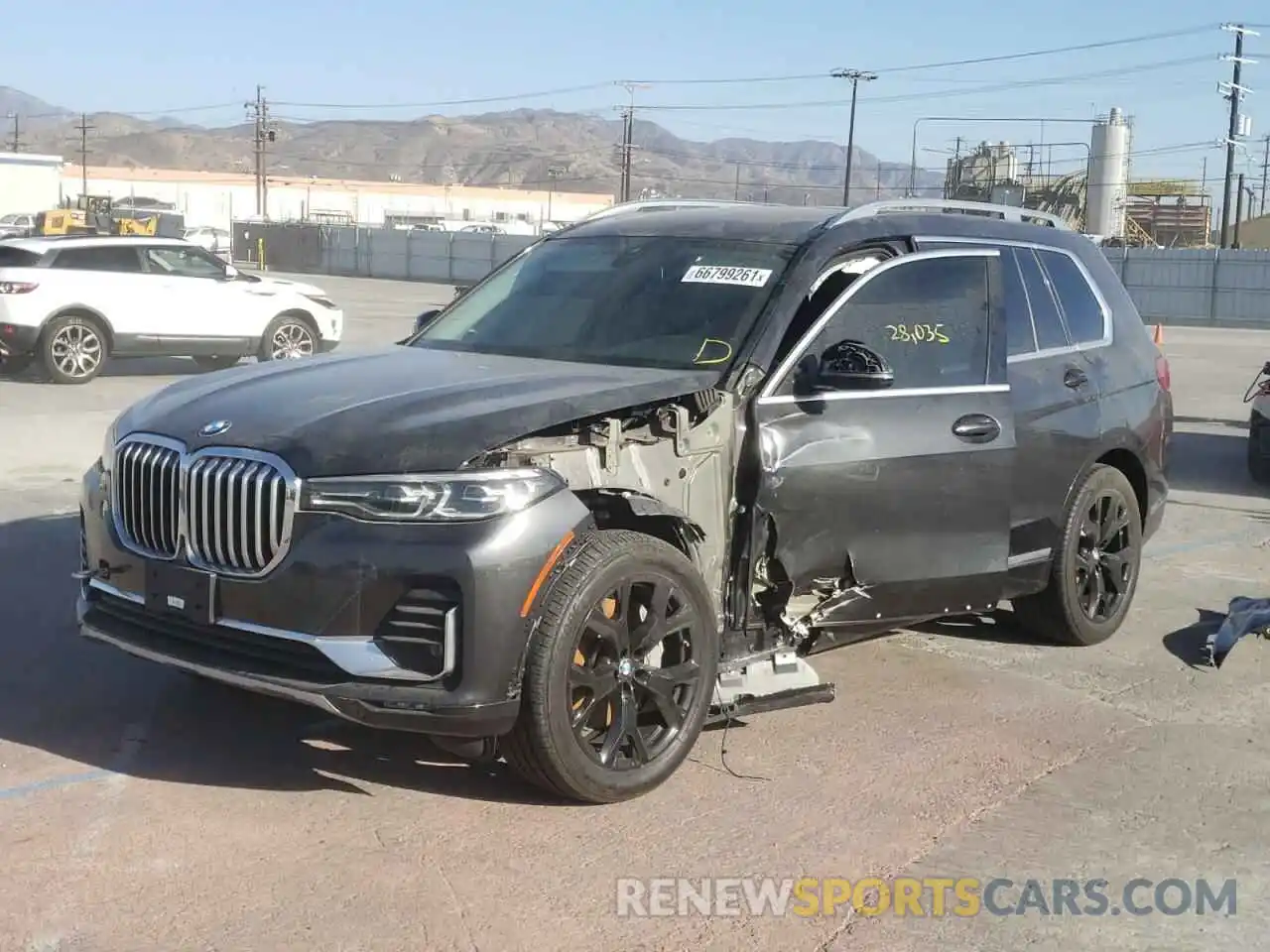 2 Photograph of a damaged car 5UXCW2C06L9B02603 BMW X7 2020