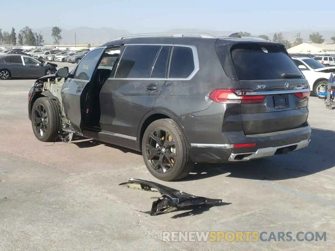 3 Photograph of a damaged car 5UXCW2C06L9B02603 BMW X7 2020