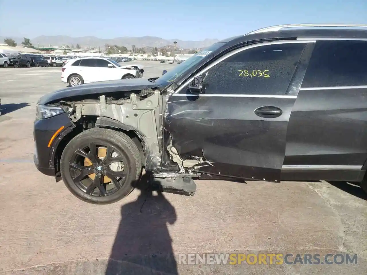 9 Photograph of a damaged car 5UXCW2C06L9B02603 BMW X7 2020