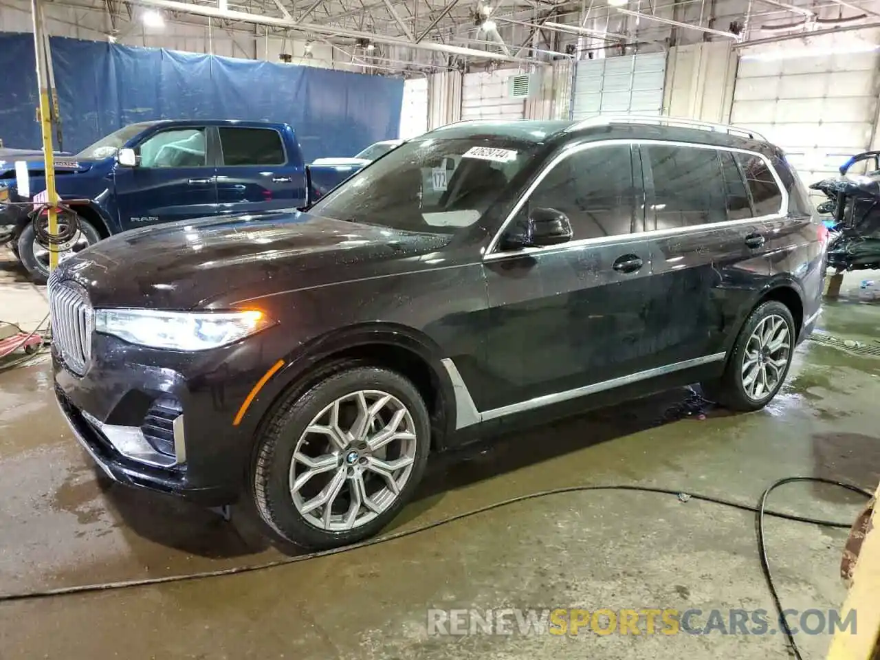 1 Photograph of a damaged car 5UXCW2C06L9B13469 BMW X7 2020