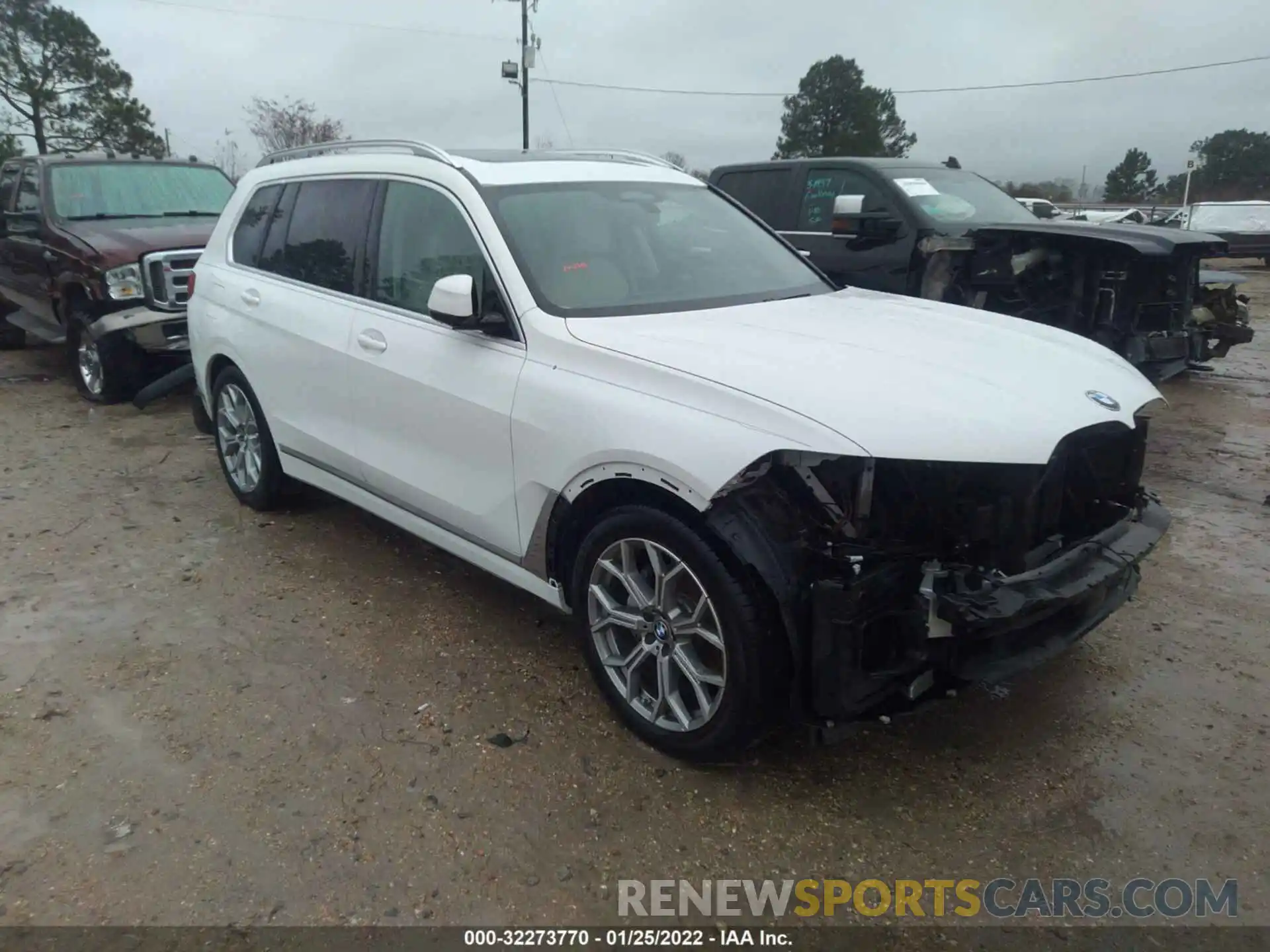 1 Photograph of a damaged car 5UXCW2C06L9B75244 BMW X7 2020