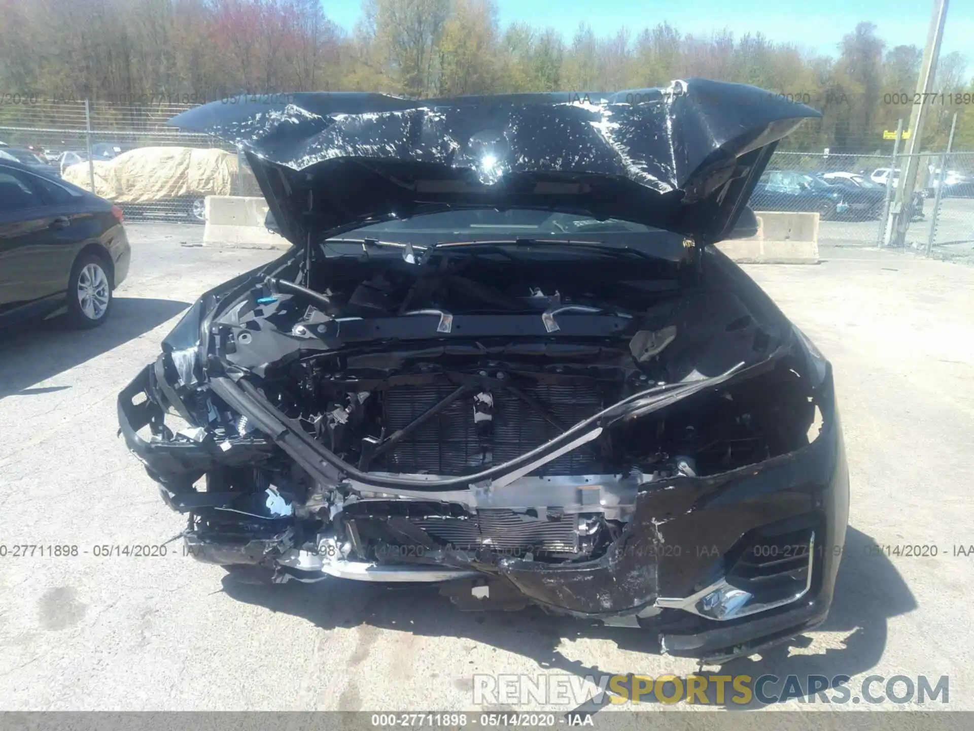 6 Photograph of a damaged car 5UXCW2C06L9B88625 BMW X7 2020