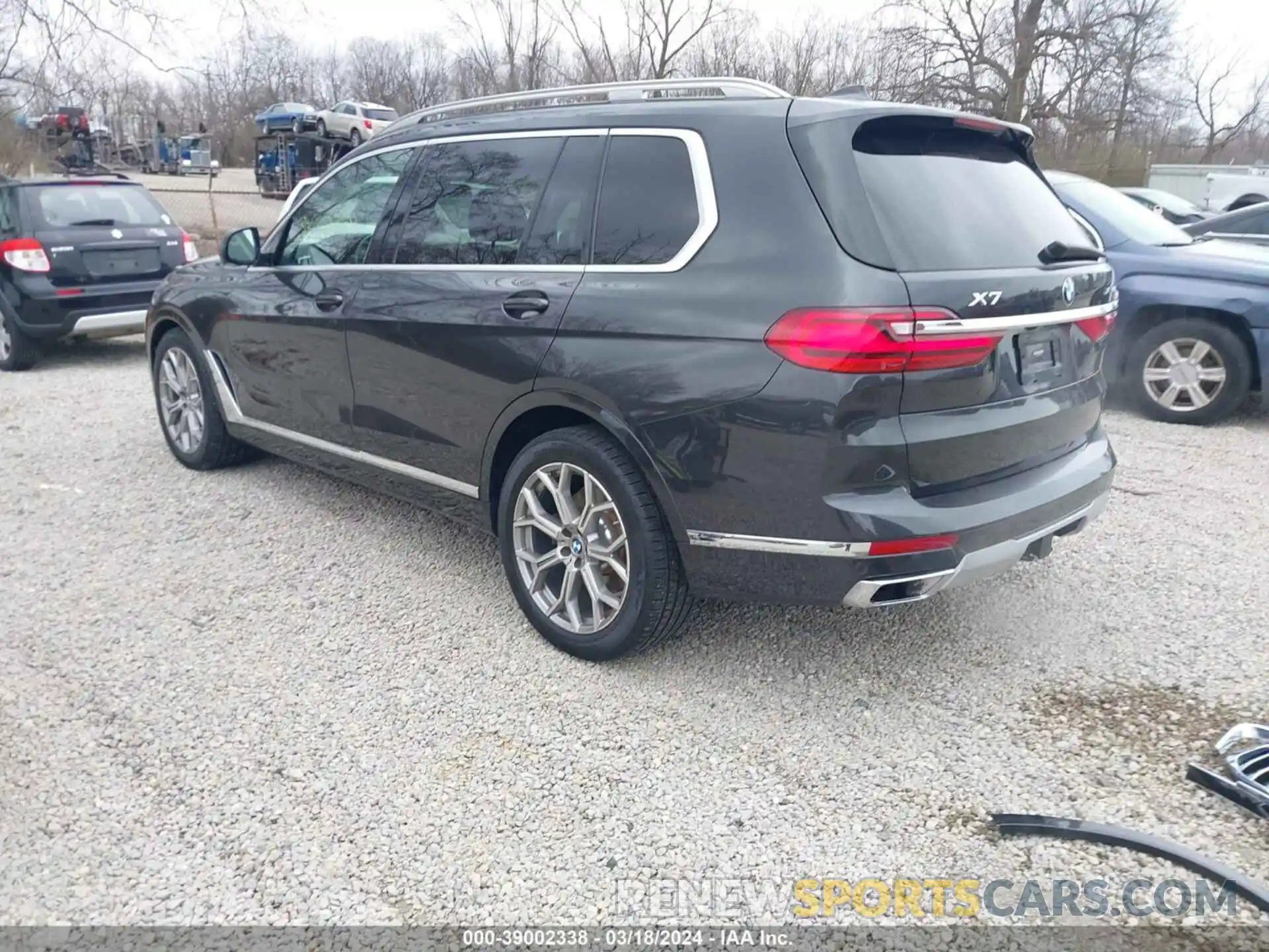 3 Photograph of a damaged car 5UXCW2C06L9C00126 BMW X7 2020