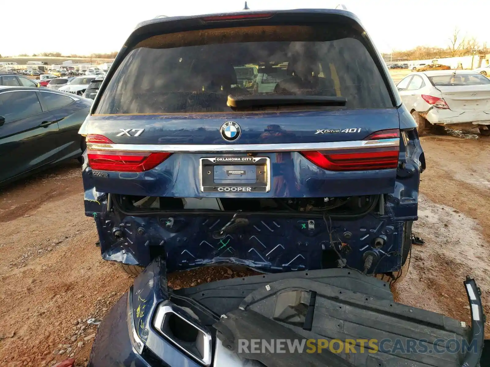 9 Photograph of a damaged car 5UXCW2C06L9C00255 BMW X7 2020