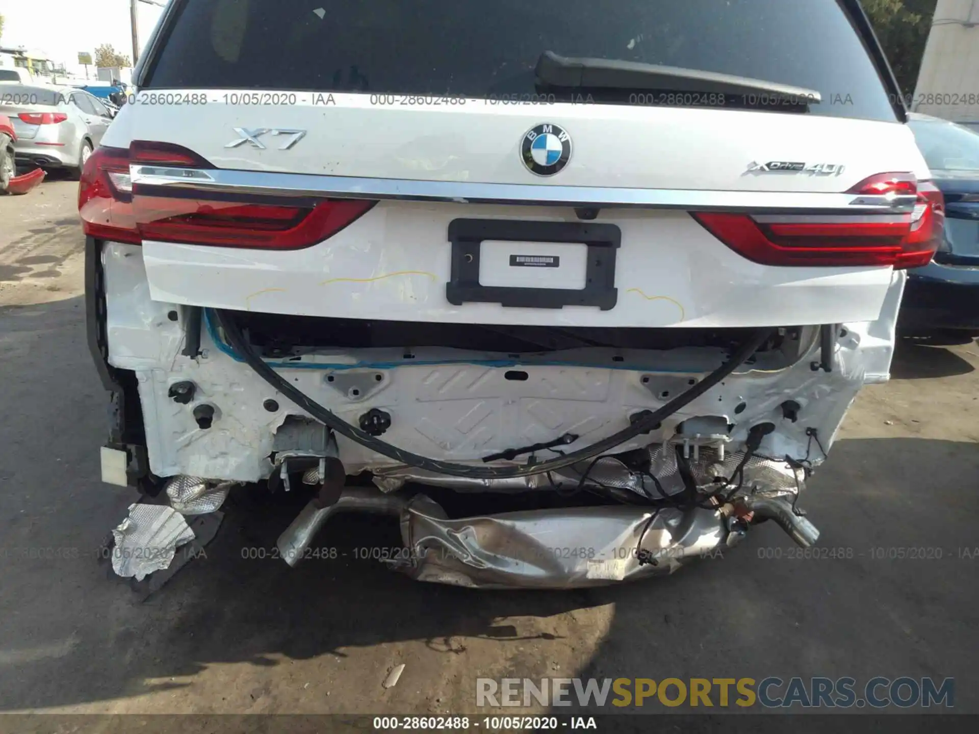 6 Photograph of a damaged car 5UXCW2C06L9C69060 BMW X7 2020