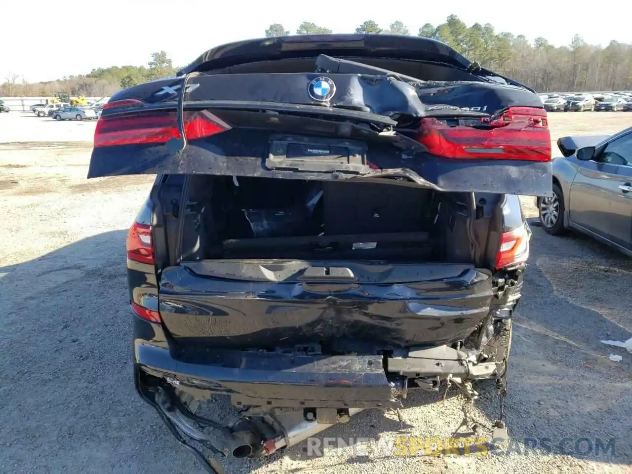 9 Photograph of a damaged car 5UXCW2C07L9B20110 BMW X7 2020