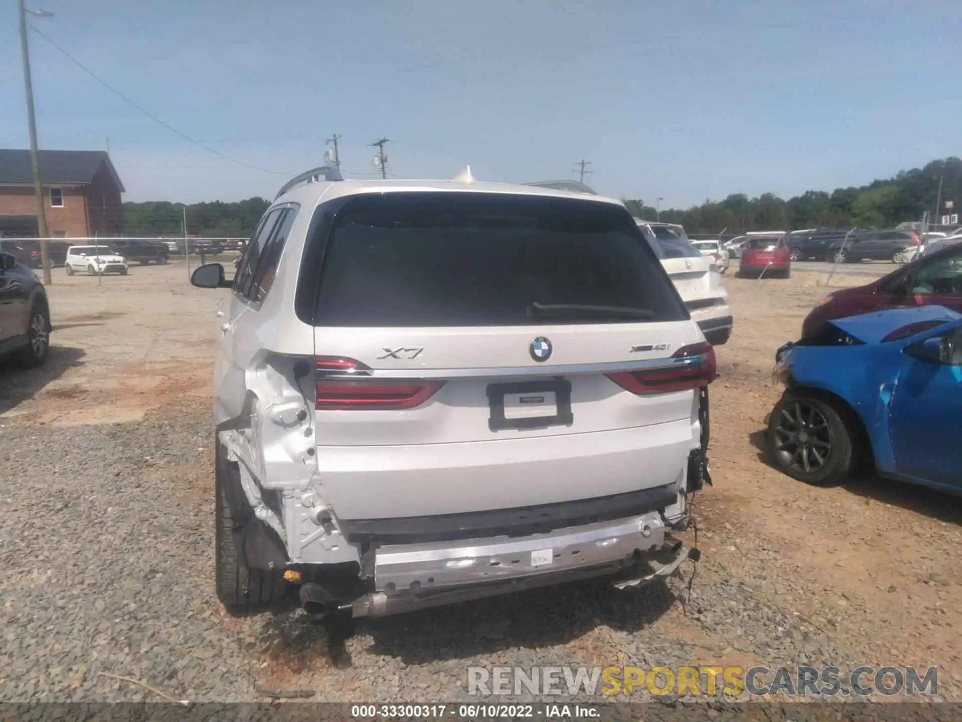 6 Photograph of a damaged car 5UXCW2C07L9B38588 BMW X7 2020