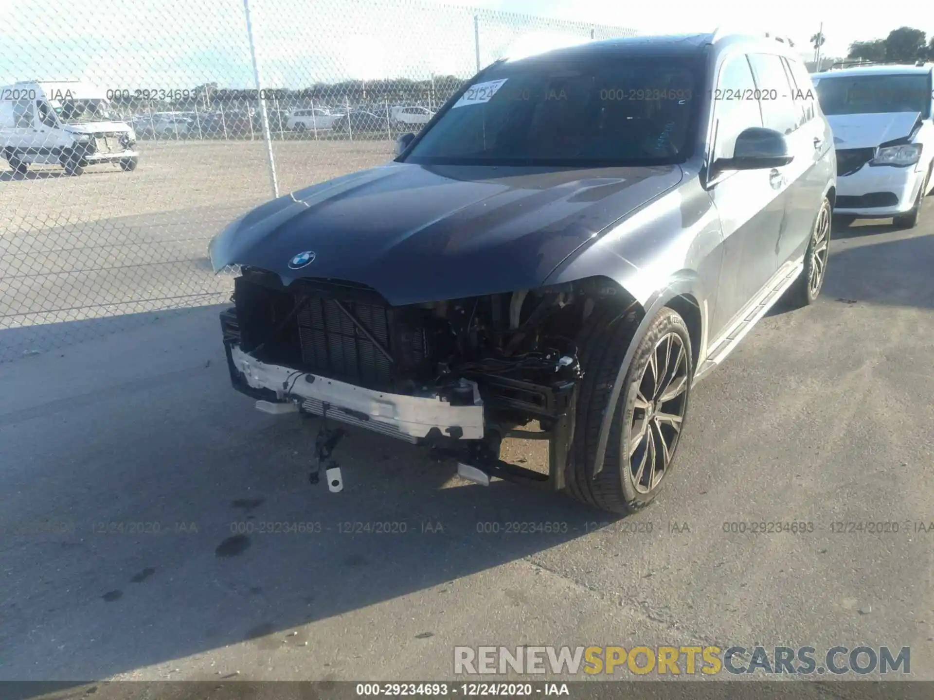 6 Photograph of a damaged car 5UXCW2C07L9B94417 BMW X7 2020