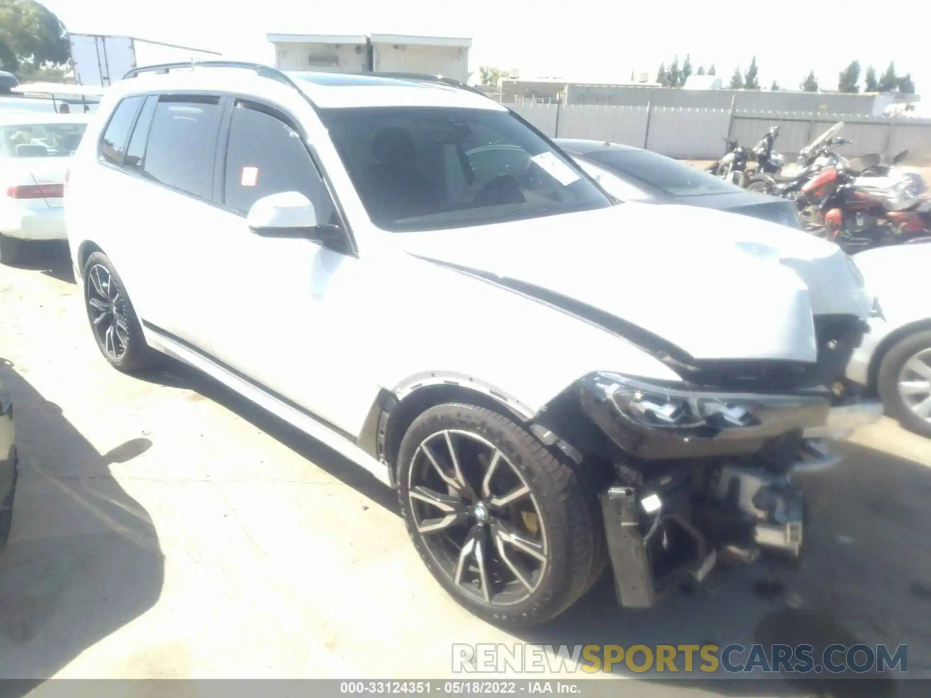 1 Photograph of a damaged car 5UXCW2C08L0E74562 BMW X7 2020