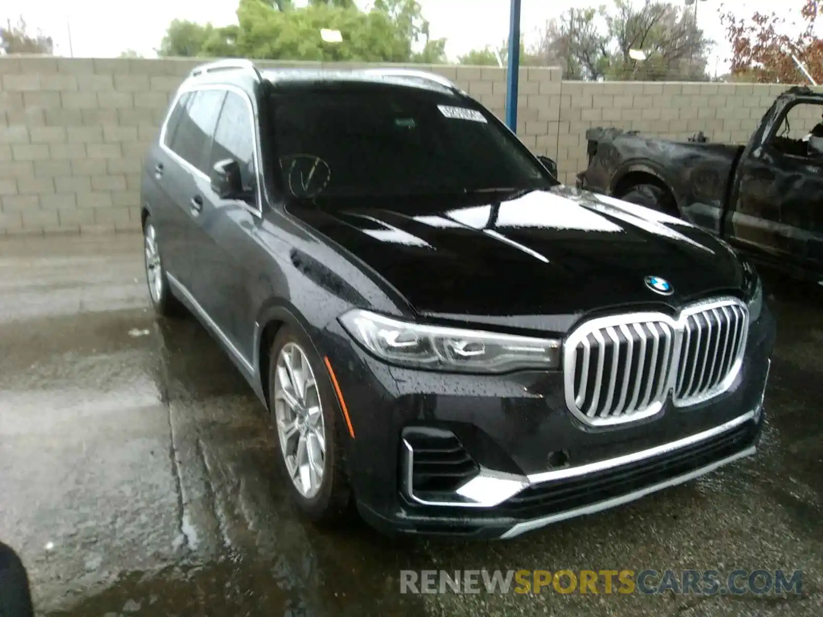 1 Фотография поврежденного автомобиля 5UXCW2C08L9A00851 BMW X7 2020