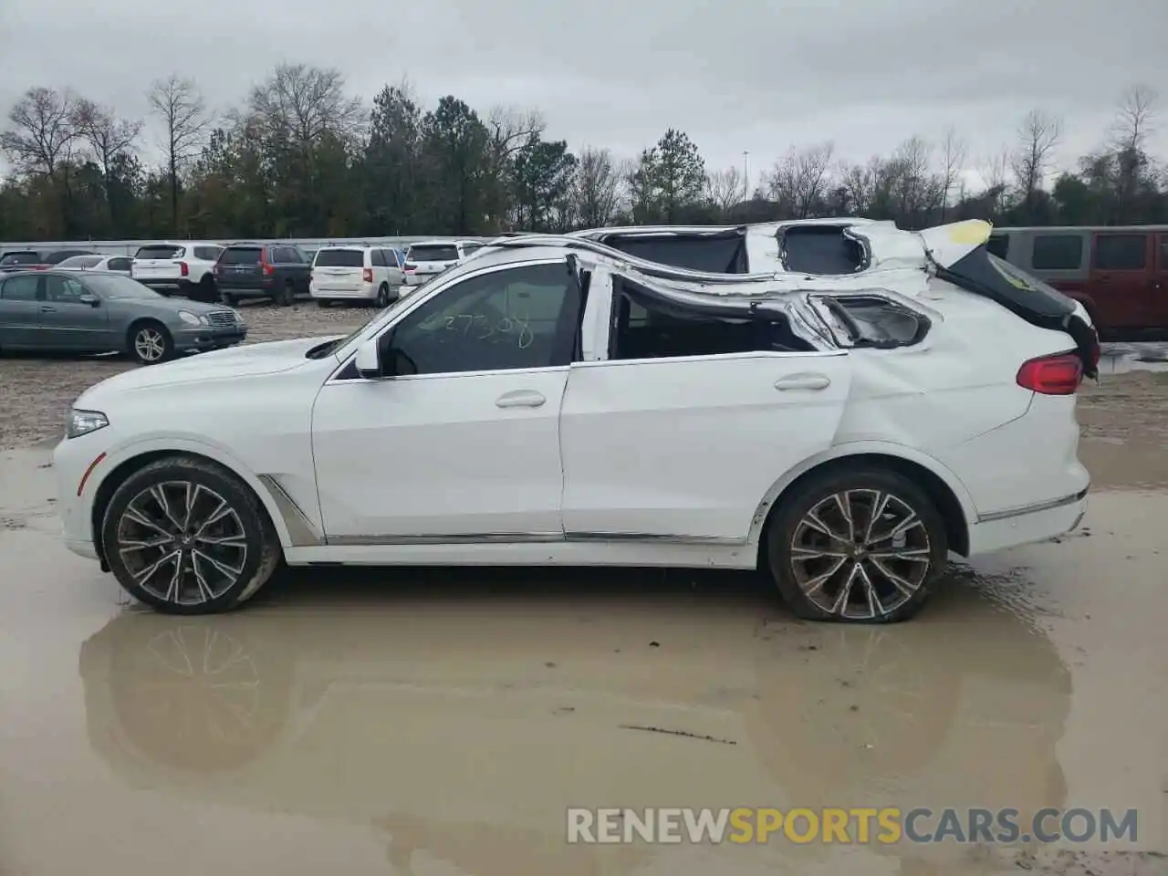 9 Photograph of a damaged car 5UXCW2C08L9A00896 BMW X7 2020