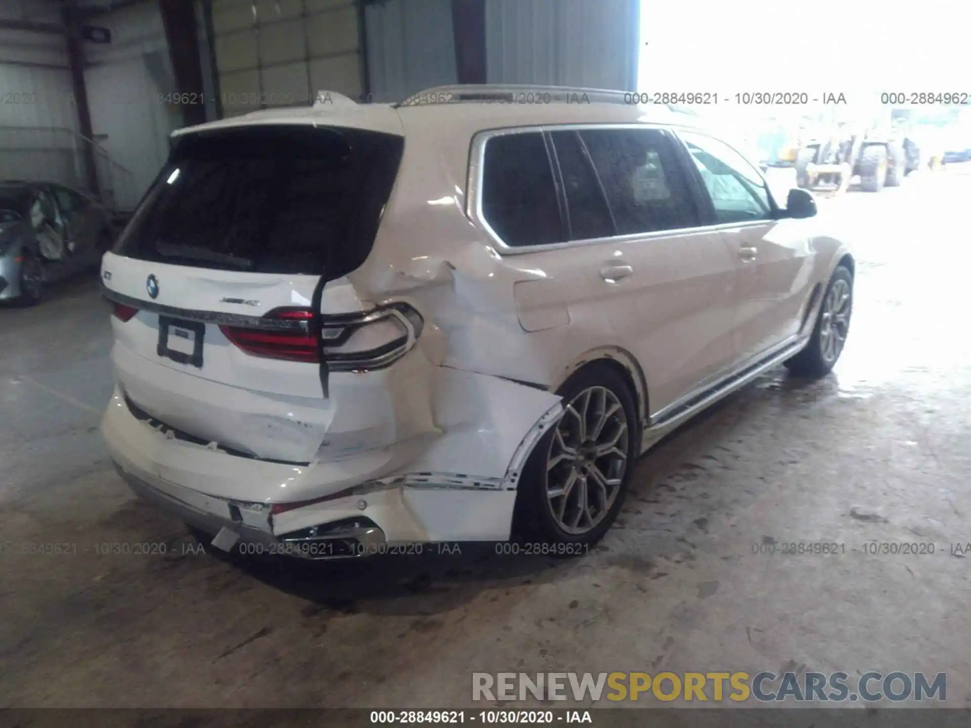 4 Photograph of a damaged car 5UXCW2C08L9A03734 BMW X7 2020