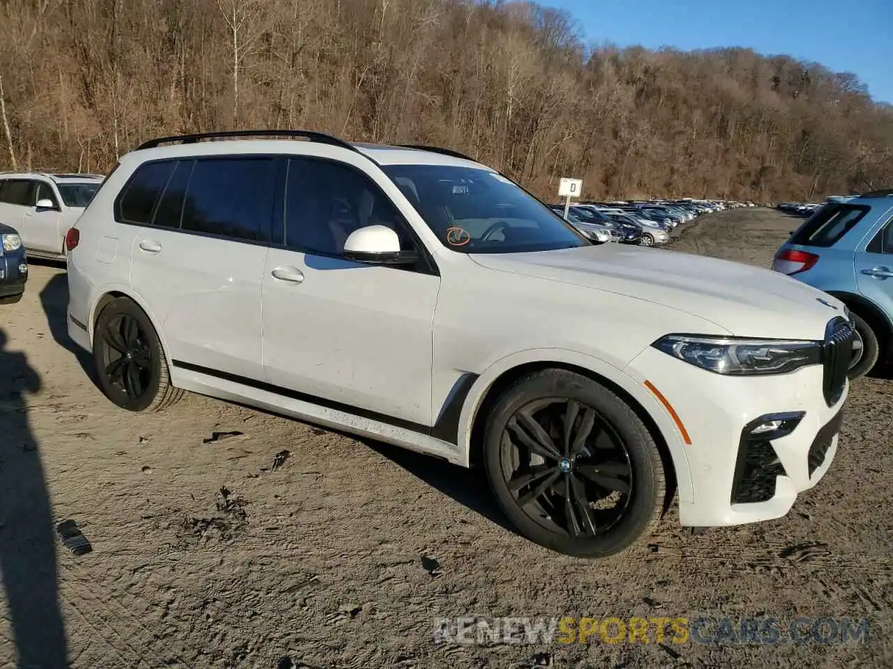 4 Photograph of a damaged car 5UXCW2C09L9A02219 BMW X7 2020