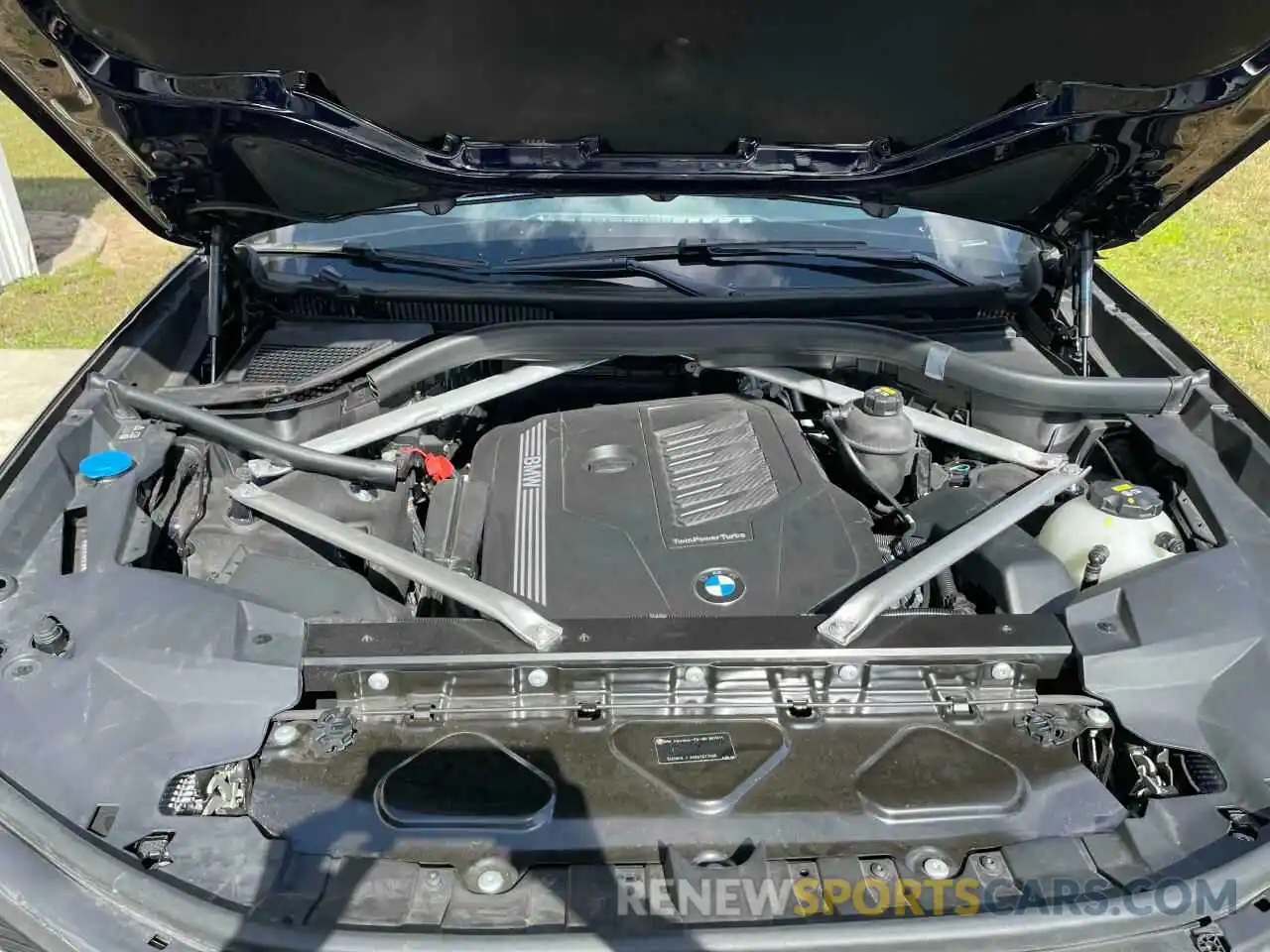 7 Photograph of a damaged car 5UXCW2C09L9B11411 BMW X7 2020