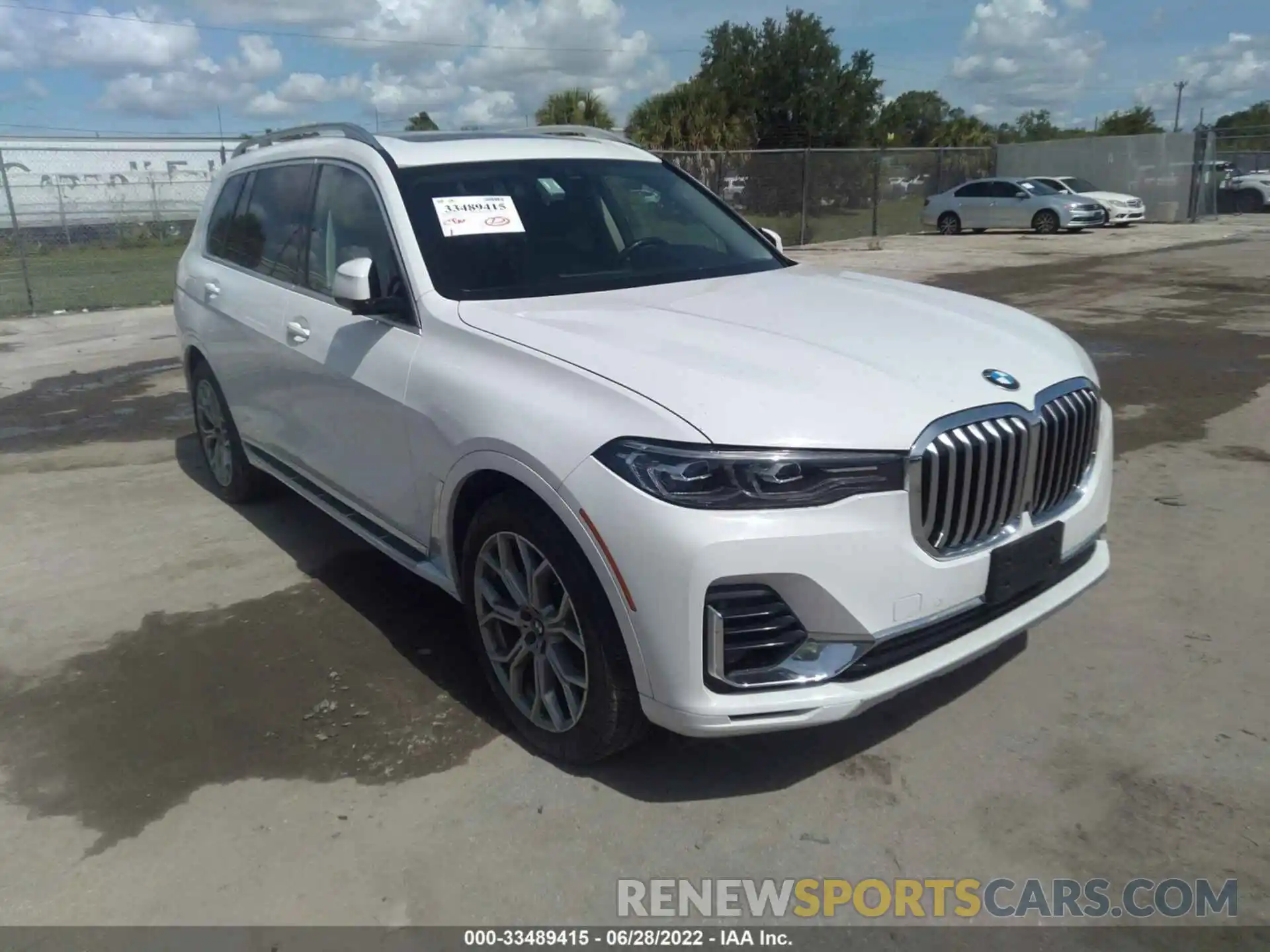 1 Photograph of a damaged car 5UXCW2C09L9B92863 BMW X7 2020