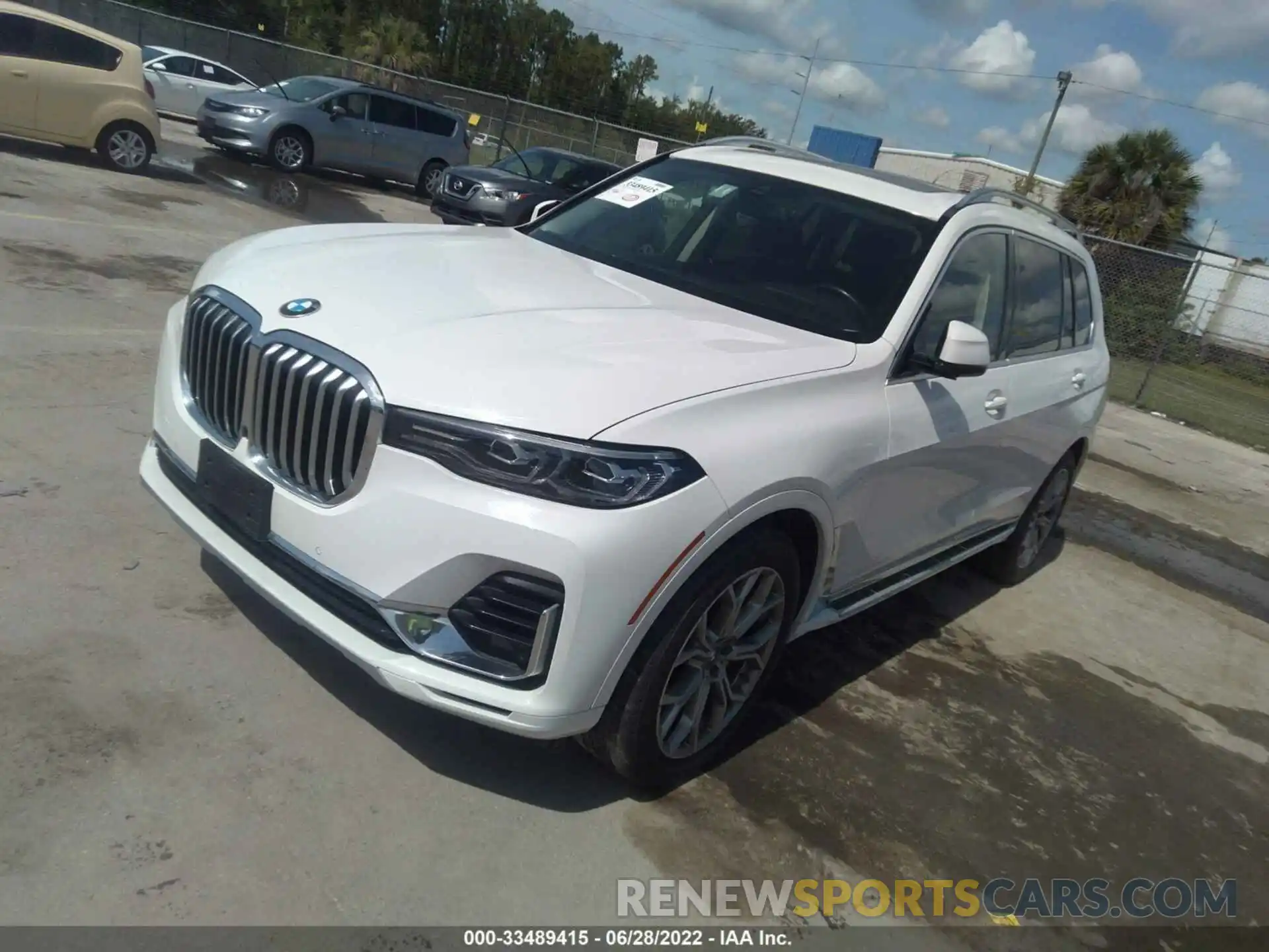 2 Photograph of a damaged car 5UXCW2C09L9B92863 BMW X7 2020