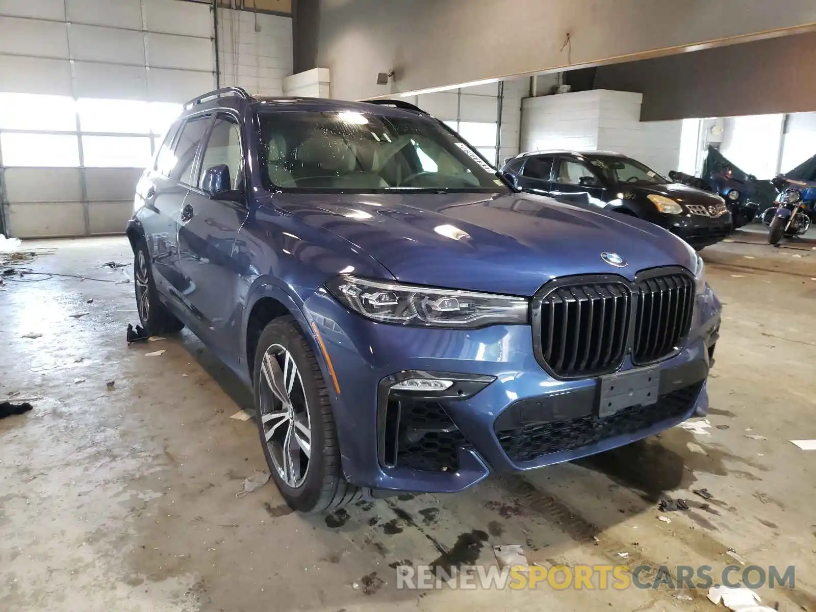 1 Photograph of a damaged car 5UXCW2C09L9C49417 BMW X7 2020