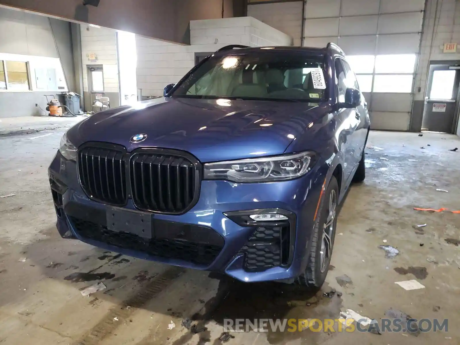 2 Photograph of a damaged car 5UXCW2C09L9C49417 BMW X7 2020