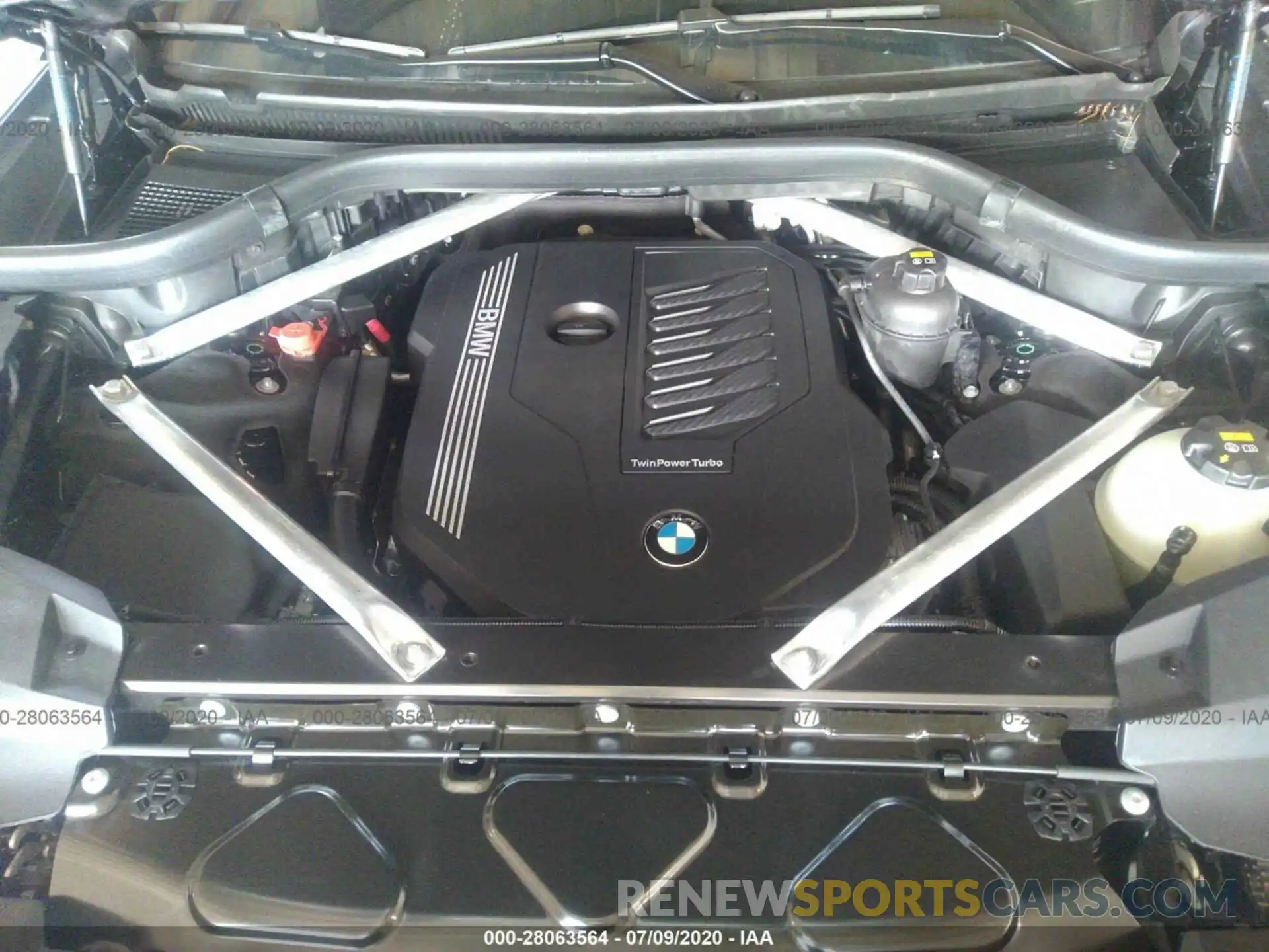 10 Photograph of a damaged car 5UXCW2C0XL9****** BMW X7 2020