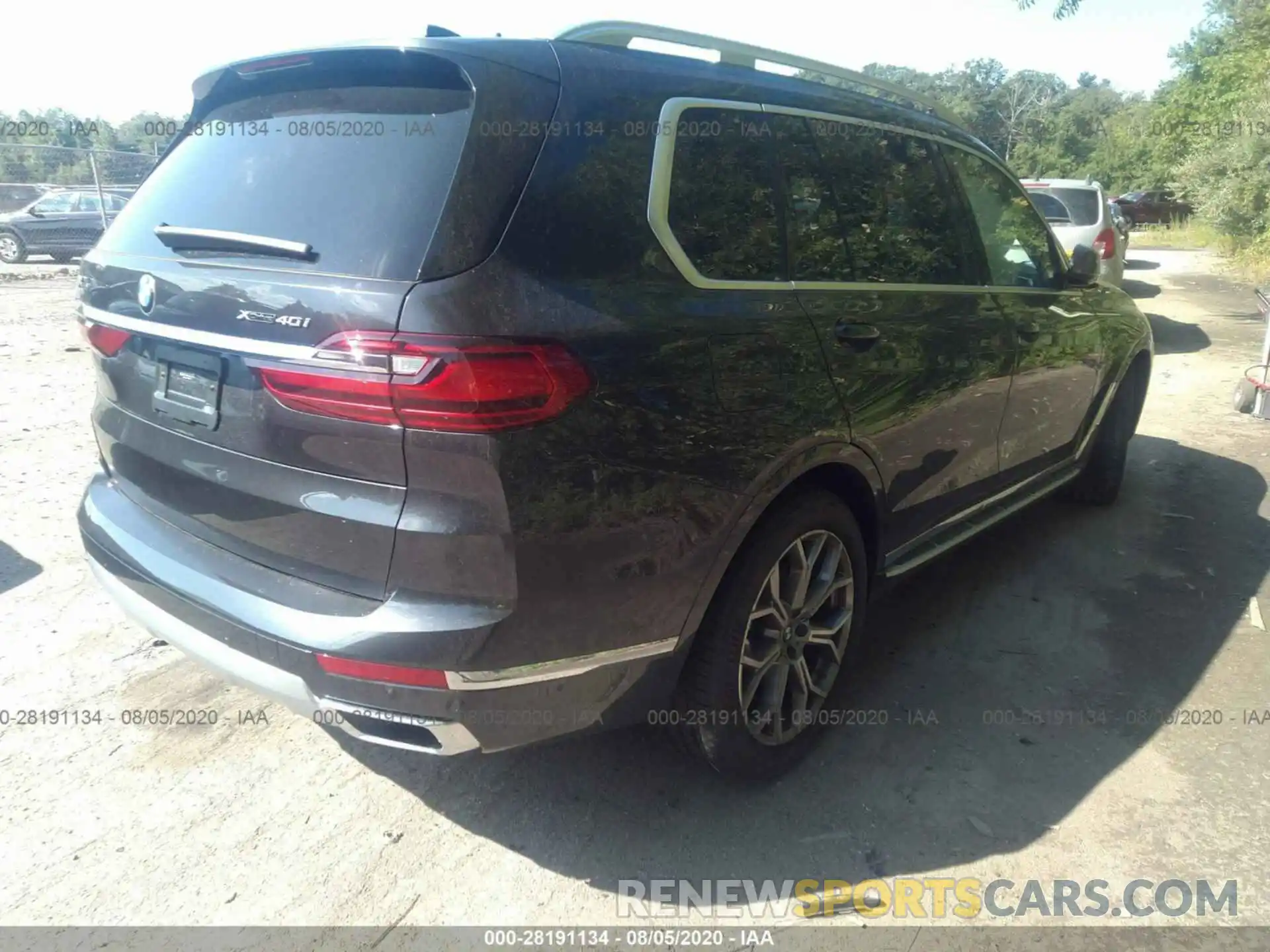 4 Photograph of a damaged car 5UXCW2C0XL9A01886 BMW X7 2020