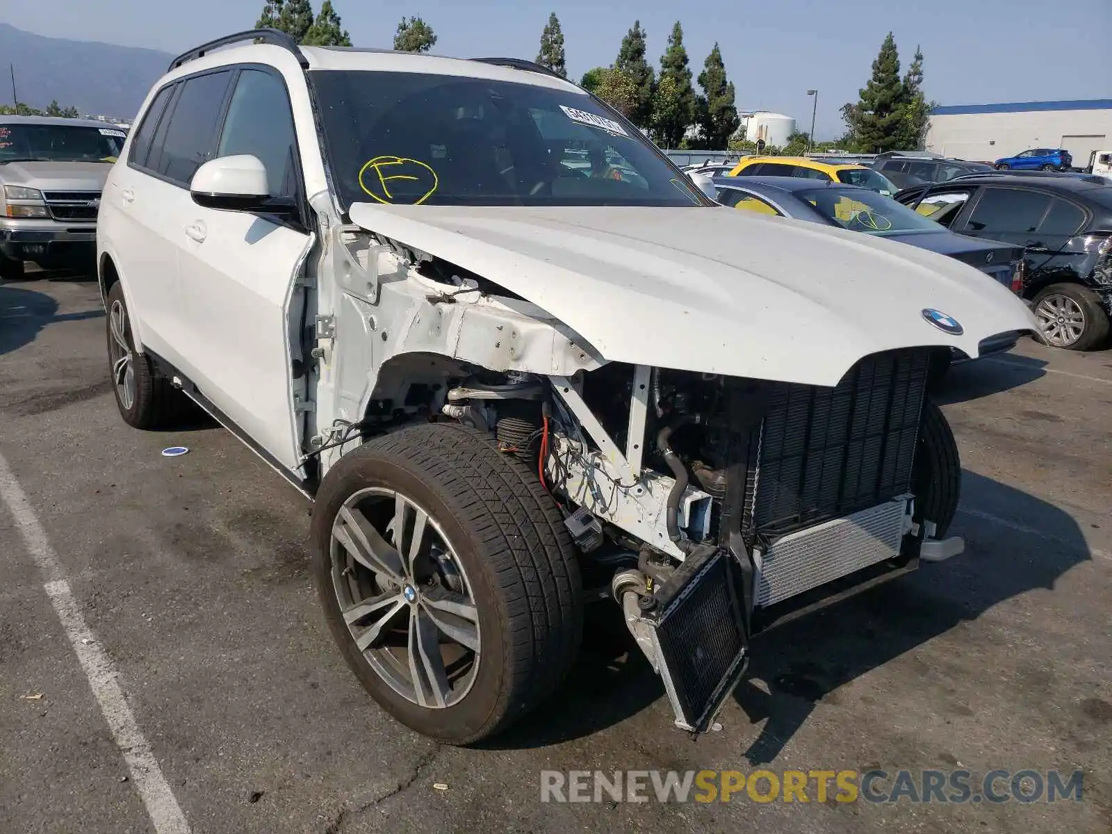 1 Photograph of a damaged car 5UXCW2C0XL9B01597 BMW X7 2020