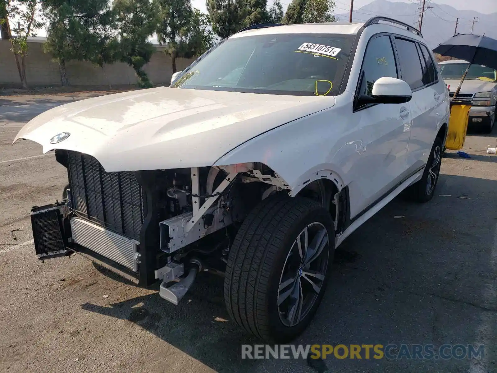 2 Photograph of a damaged car 5UXCW2C0XL9B01597 BMW X7 2020