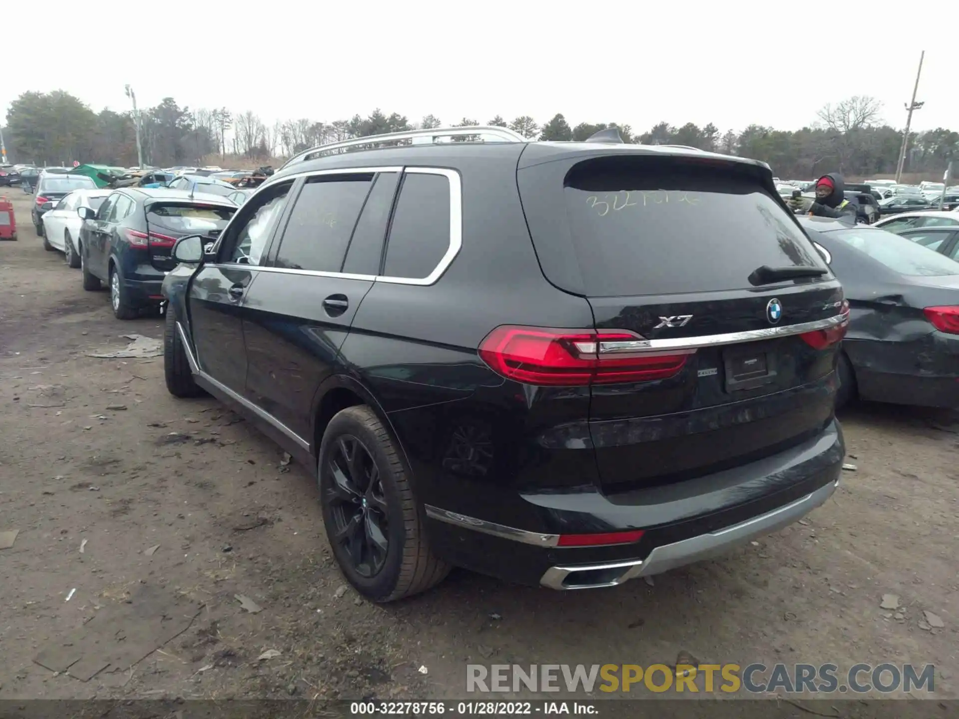 3 Photograph of a damaged car 5UXCW2C0XL9B44871 BMW X7 2020